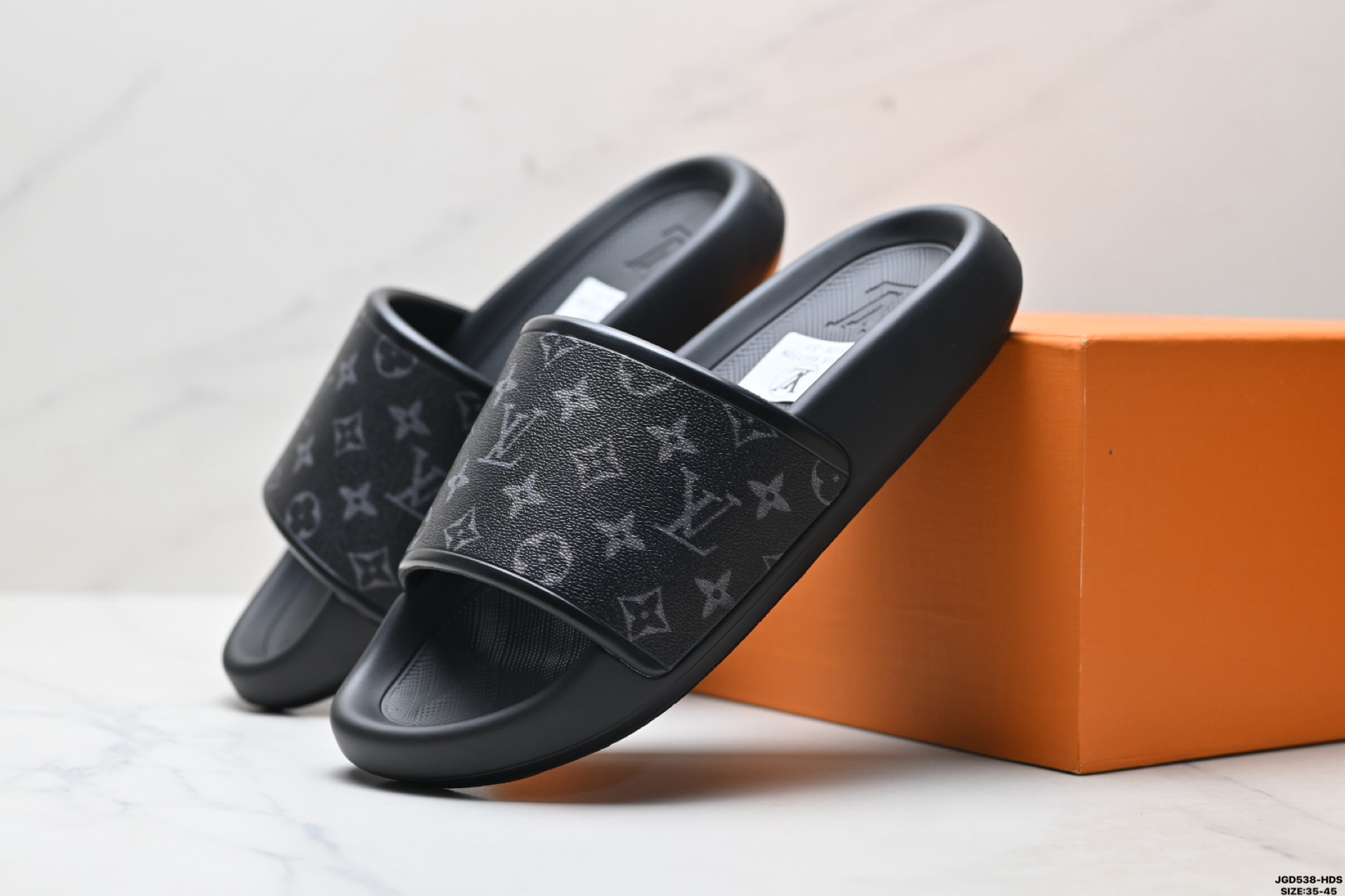 Louis Vuitton Waterfront Monogram Sandalias Cómodas para el Día a Día 6 i1751906927332 9077 0 4