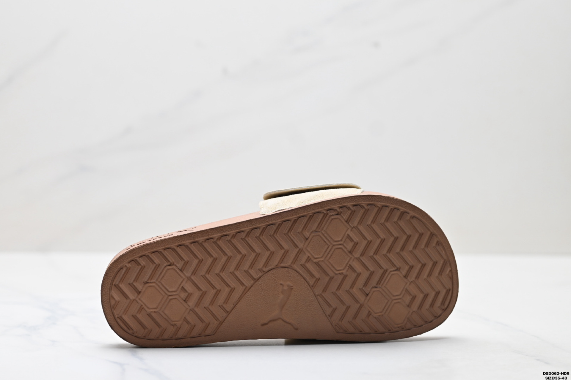 110 PUMA Leadcat 2.0 Palermo Foil 彪马 舒适透气 橡胶底拖鞋 399041-01