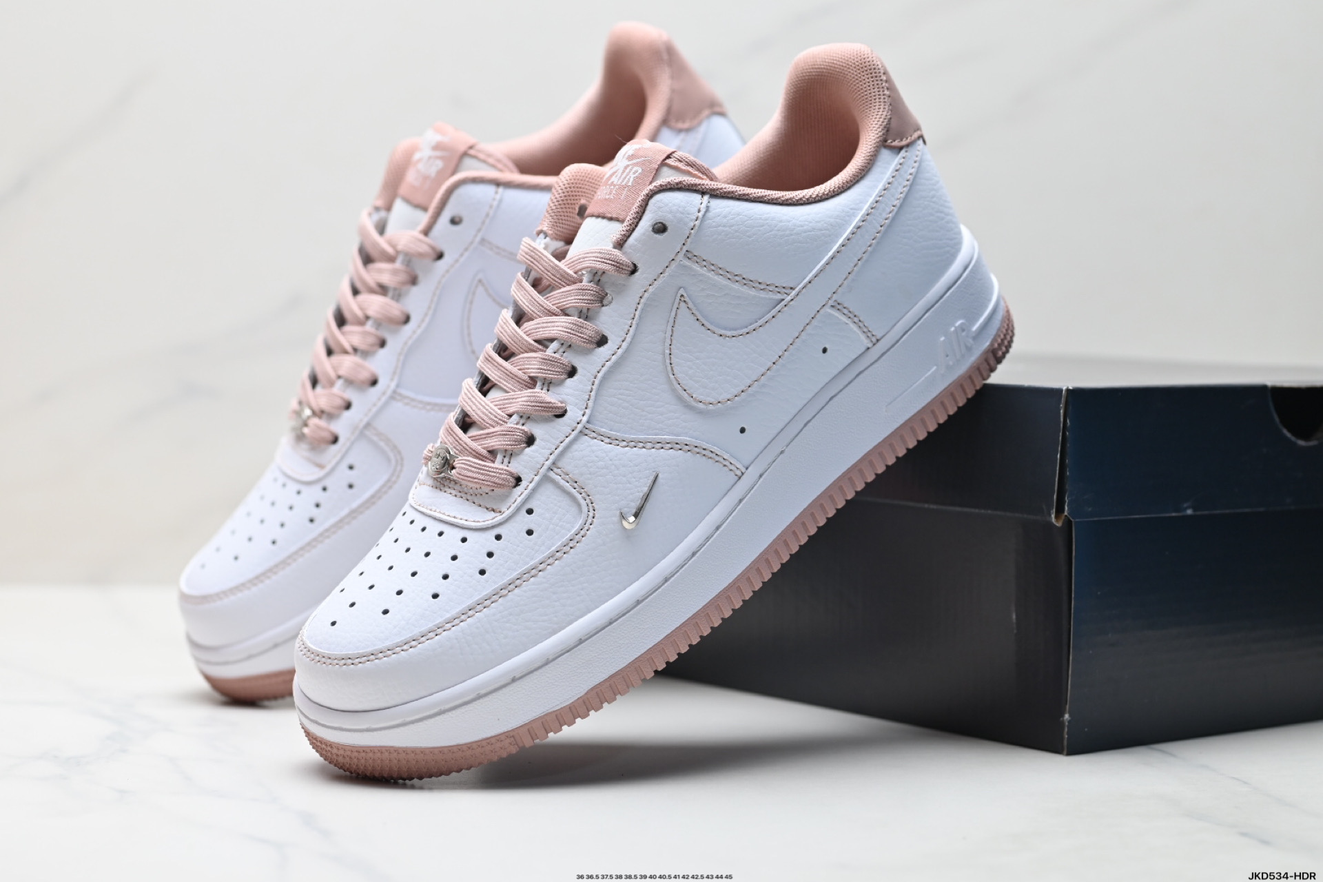 170 耐克Nike AIR FORCE 1‘07 空军一号低帮百搭休闲运动板鞋 IB6543-100-Chinese UA Cheap High Quatity Brand Clothes Bags handbags Sneakers wholesale wholesaler seller from China Factory suppliers Fashion Clothing Shoes best Quality Beautiful Price 170 耐克Nike AIR FORCE 1‘07 空军一号低帮百搭休闲运动板鞋 IB6543-100