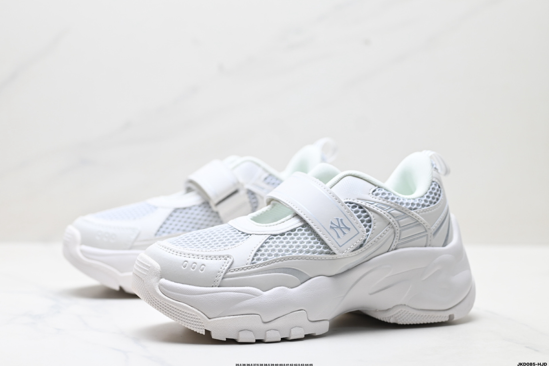 170 MLB Winner Chunky Mask 百搭舒适休闲潮流运动厚底增高防滑耐磨 低帮凉鞋 3ASDW0153-Chinese UA Cheap High Quatity Brand Clothes Bags handbags Sneakers wholesale wholesaler seller from China Factory suppliers Fashion Clothing Shoes best Quality Beautiful Price 170 MLB Winner Chunky Mask 百搭舒适休闲潮流运动厚底增高防滑耐磨 低帮凉鞋 3ASDW0153