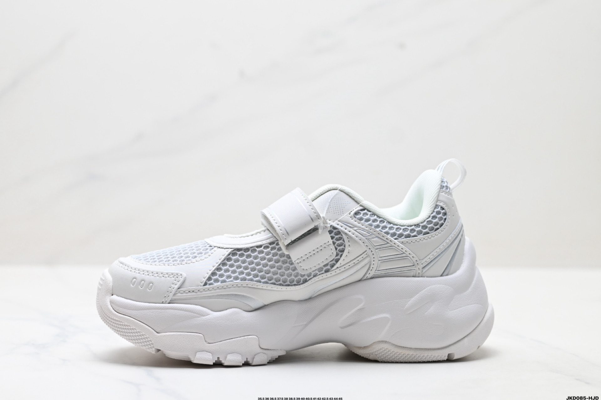 170 MLB Winner Chunky Mask 百搭舒适休闲潮流运动厚底增高防滑耐磨 低帮凉鞋 3ASDW0153-Chinese UA Cheap High Quatity Brand Clothes Bags handbags Sneakers wholesale wholesaler seller from China Factory suppliers Fashion Clothing Shoes best Quality Beautiful Price 170 MLB Winner Chunky Mask 百搭舒适休闲潮流运动厚底增高防滑耐磨 低帮凉鞋 3ASDW0153