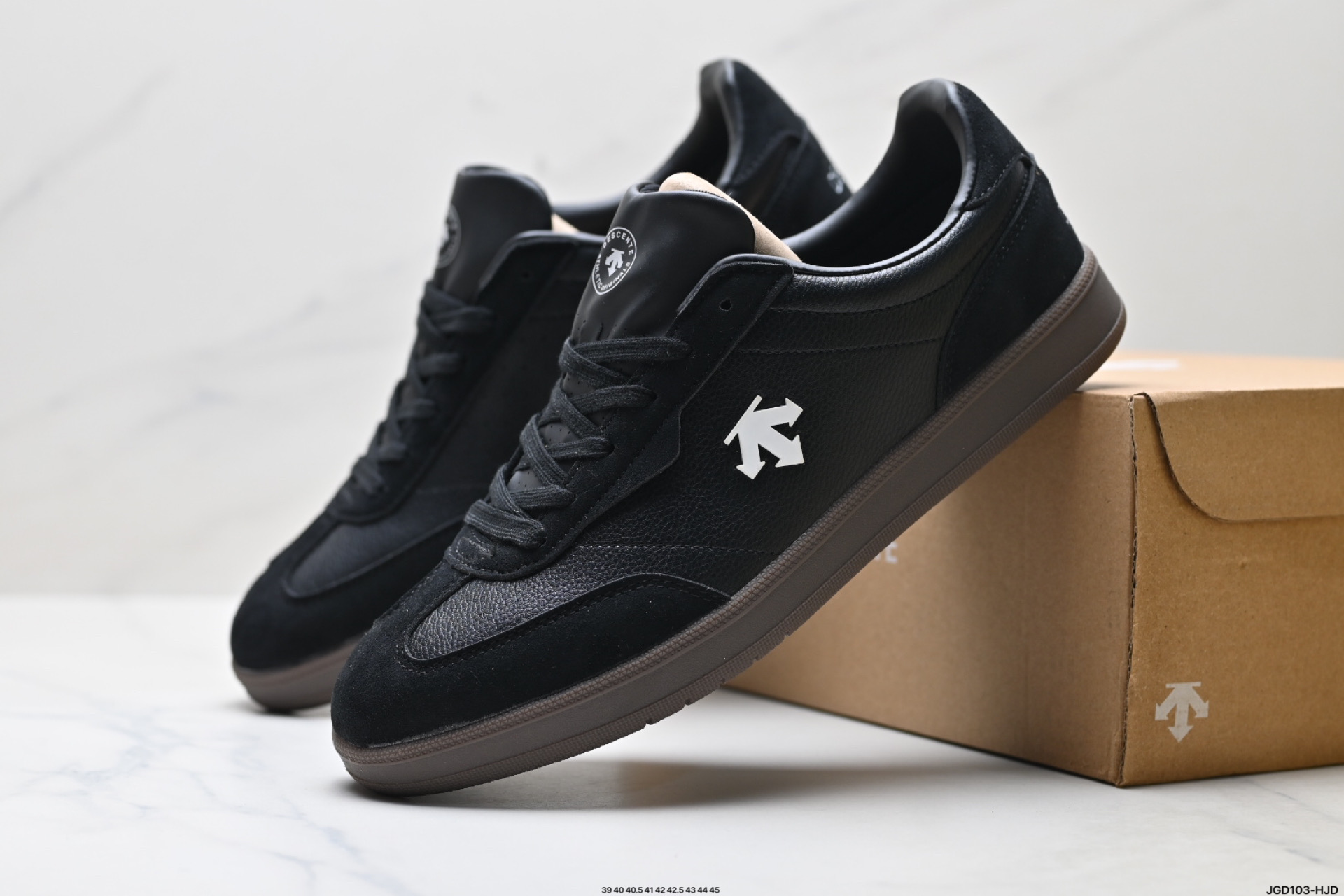 190 迪桑特DESCENTE CHRON COURT SB 复古轻质 耐磨低帮 生活休闲鞋 D5291LSN53-Chinese UA Cheap High Quatity Brand Clothes Bags handbags Sneakers wholesale wholesaler seller from China Factory suppliers Fashion Clothing Shoes best Quality Beautiful Price 190 迪桑特DESCENTE CHRON COURT SB 复古轻质 耐磨低帮 生活休闲鞋 D5291LSN53