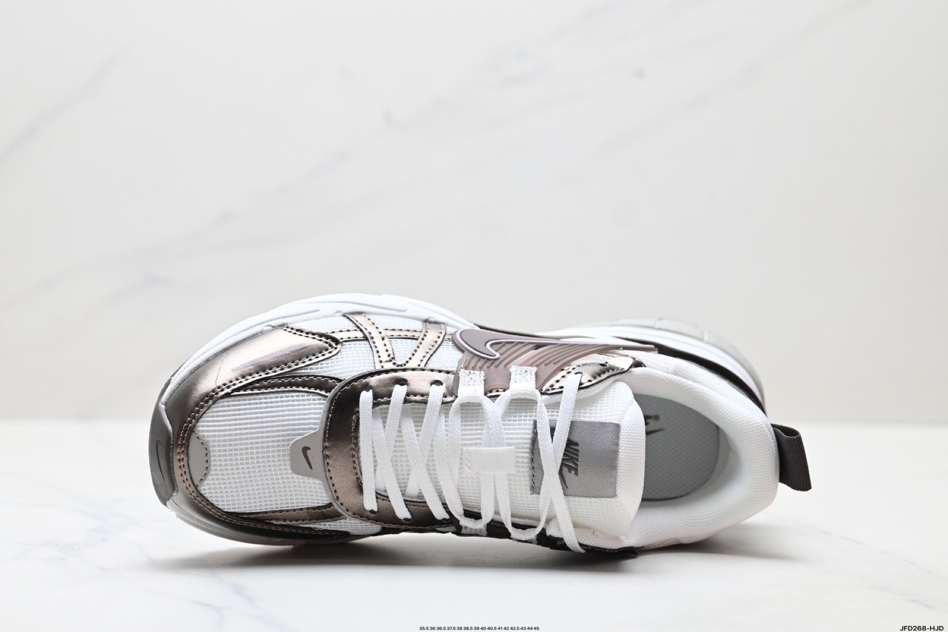 180 耐克NIKE V2K RUN跑步鞋复古风潮 网面透气运动鞋 灰银紧致的鞋面 HV6416-200-Chinese UA Cheap High Quatity Brand Clothes Bags handbags Sneakers wholesale wholesaler seller from China Factory suppliers Fashion Clothing Shoes best Quality Beautiful Price 180 耐克NIKE V2K RUN跑步鞋复古风潮 网面透气运动鞋 灰银紧致的鞋面 HV6416-200