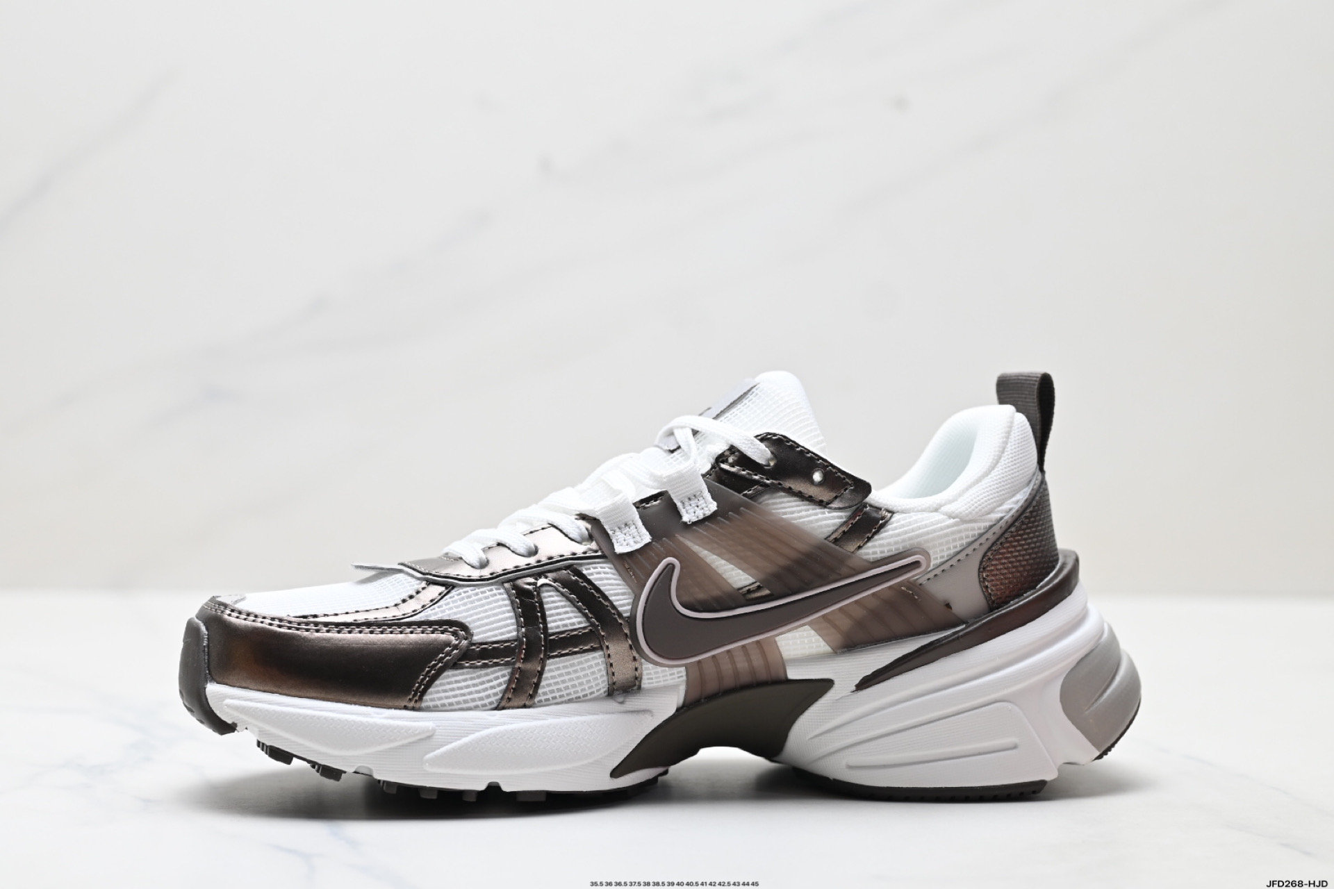 180 耐克NIKE V2K RUN跑步鞋复古风潮 网面透气运动鞋 灰银紧致的鞋面 HV6416-200-Chinese UA Cheap High Quatity Brand Clothes Bags handbags Sneakers wholesale wholesaler seller from China Factory suppliers Fashion Clothing Shoes best Quality Beautiful Price 180 耐克NIKE V2K RUN跑步鞋复古风潮 网面透气运动鞋 灰银紧致的鞋面 HV6416-200