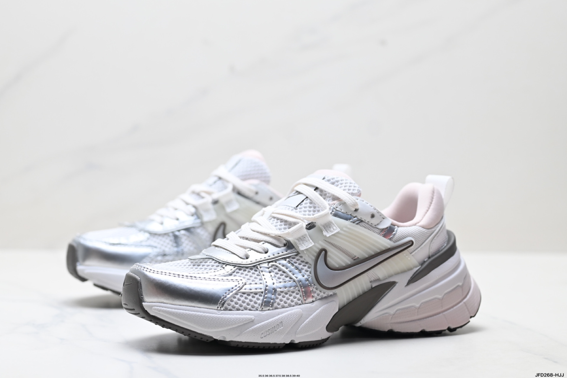 180 耐克NIKE V2K RUN跑步鞋复古风潮 网面透气运动鞋 FD0736-010-Chinese UA Cheap High Quatity Brand Clothes Bags handbags Sneakers wholesale wholesaler seller from China Factory suppliers Fashion Clothing Shoes best Quality Beautiful Price 180 耐克NIKE V2K RUN跑步鞋复古风潮 网面透气运动鞋 FD0736-010