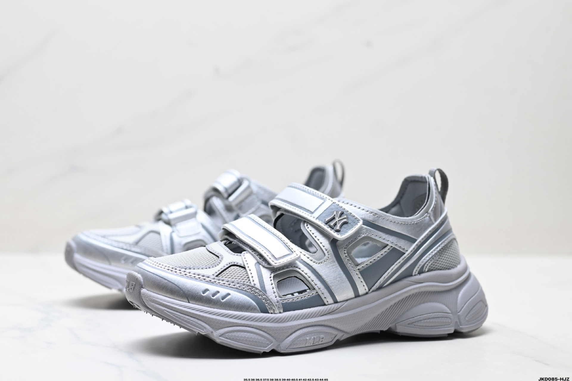 170 MLB Winner Chunky Mask 百搭舒适休闲潮流运动厚底增高防滑耐磨 低帮凉鞋 3ASDW0153-Chinese UA Cheap High Quatity Brand Clothes Bags handbags Sneakers wholesale wholesaler seller from China Factory suppliers Fashion Clothing Shoes best Quality Beautiful Price 170 MLB Winner Chunky Mask 百搭舒适休闲潮流运动厚底增高防滑耐磨 低帮凉鞋 3ASDW0153