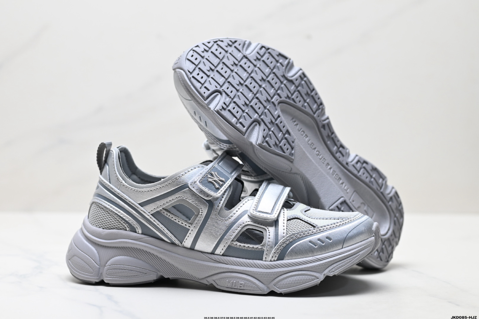 170 MLB Winner Chunky Mask 百搭舒适休闲潮流运动厚底增高防滑耐磨 低帮凉鞋 3ASDW0153-Chinese UA Cheap High Quatity Brand Clothes Bags handbags Sneakers wholesale wholesaler seller from China Factory suppliers Fashion Clothing Shoes best Quality Beautiful Price 170 MLB Winner Chunky Mask 百搭舒适休闲潮流运动厚底增高防滑耐磨 低帮凉鞋 3ASDW0153