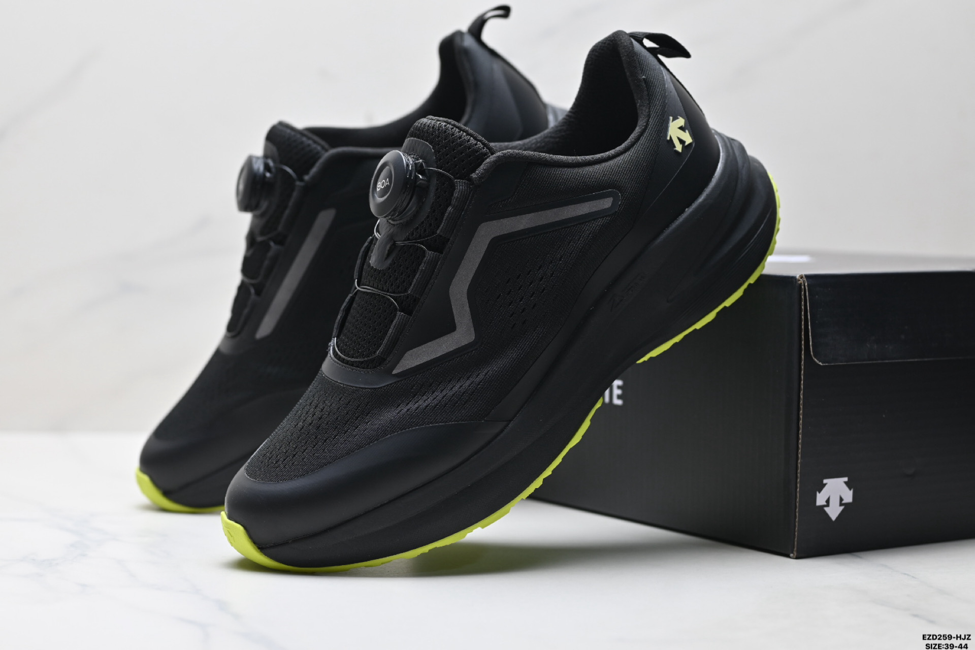 380 纯原迪桑特DESCENTE LAVITATE WIRE 3.0 舒适百搭防滑耐磨 低帮 休闲跑步鞋 D5231RRN09-Chinese UA Cheap High Quatity Brand Clothes Bags handbags Sneakers wholesale wholesaler seller from China Factory suppliers Fashion Clothing Shoes best Quality Beautiful Price 380 纯原迪桑特DESCENTE LAVITATE WIRE 3.0 舒适百搭防滑耐磨 低帮 休闲跑步鞋 D5231RRN09