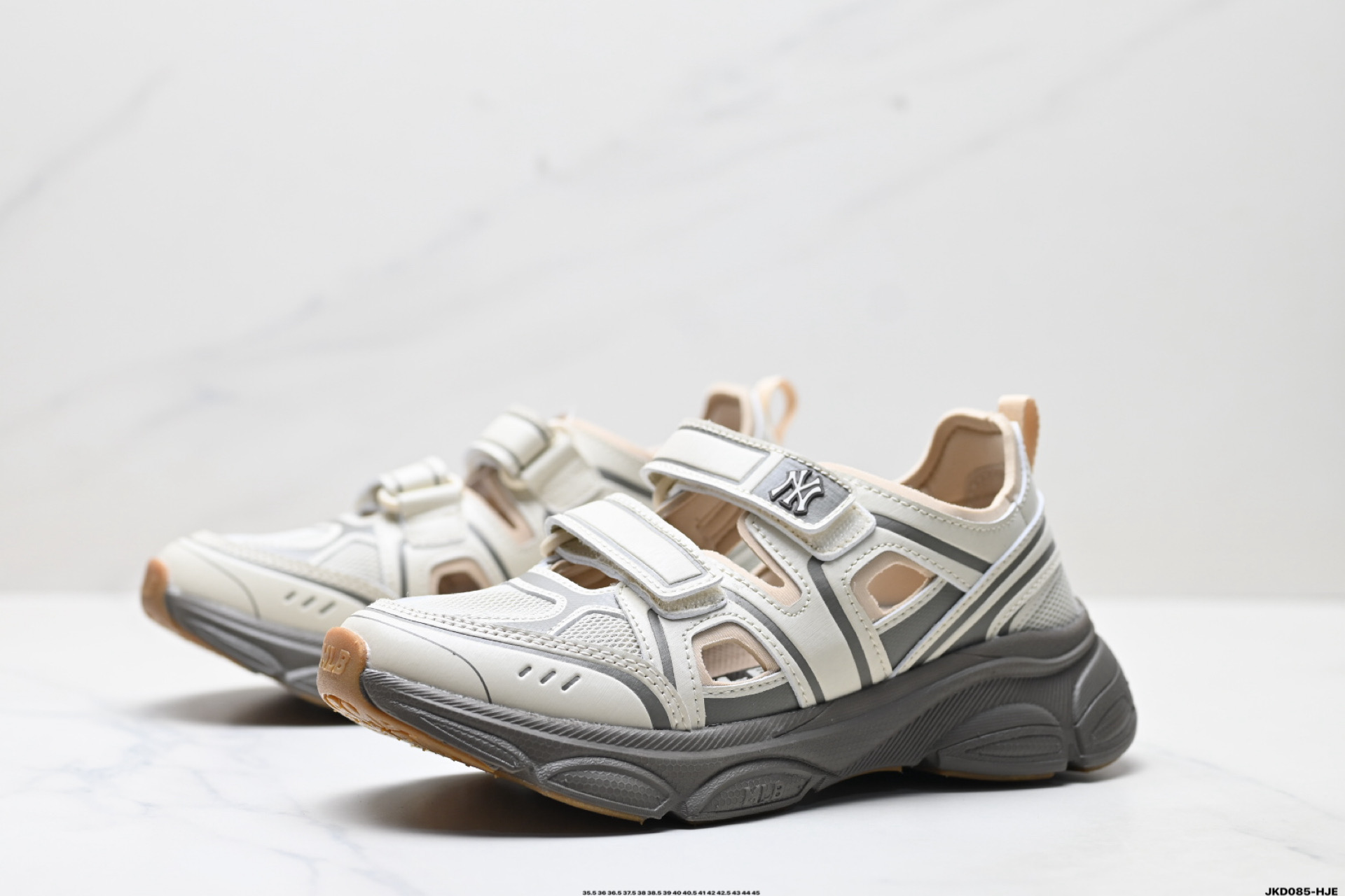 170 MLB Winner Chunky Mask 百搭舒适休闲潮流运动厚底增高防滑耐磨 低帮凉鞋 3ASDACE53-Chinese UA Cheap High Quatity Brand Clothes Bags handbags Sneakers wholesale wholesaler seller from China Factory suppliers Fashion Clothing Shoes best Quality Beautiful Price 170 MLB Winner Chunky Mask 百搭舒适休闲潮流运动厚底增高防滑耐磨 低帮凉鞋 3ASDACE53