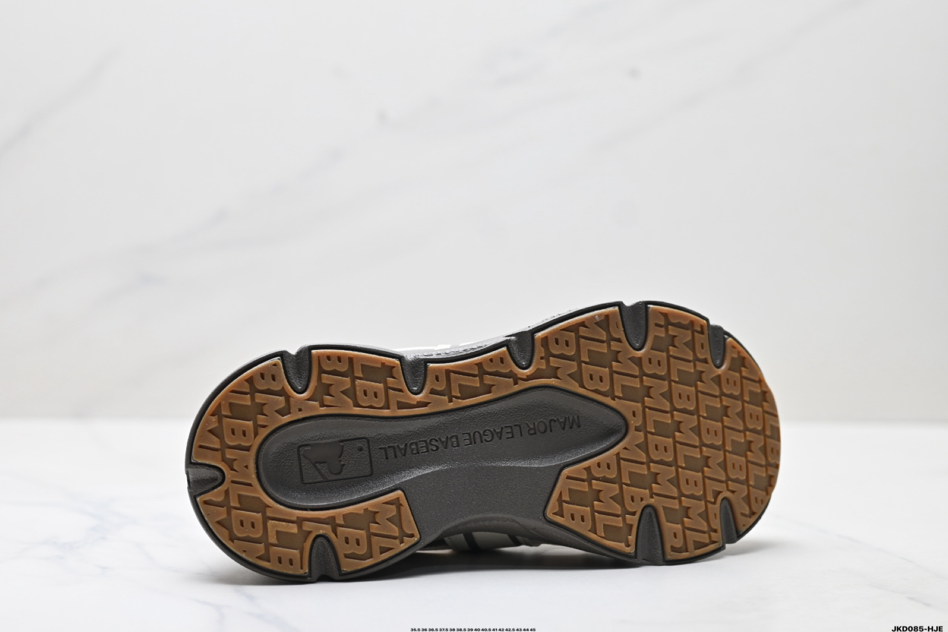 170 MLB Winner Chunky Mask 百搭舒适休闲潮流运动厚底增高防滑耐磨 低帮凉鞋 3ASDACE53-Chinese UA Cheap High Quatity Brand Clothes Bags handbags Sneakers wholesale wholesaler seller from China Factory suppliers Fashion Clothing Shoes best Quality Beautiful Price 170 MLB Winner Chunky Mask 百搭舒适休闲潮流运动厚底增高防滑耐磨 低帮凉鞋 3ASDACE53