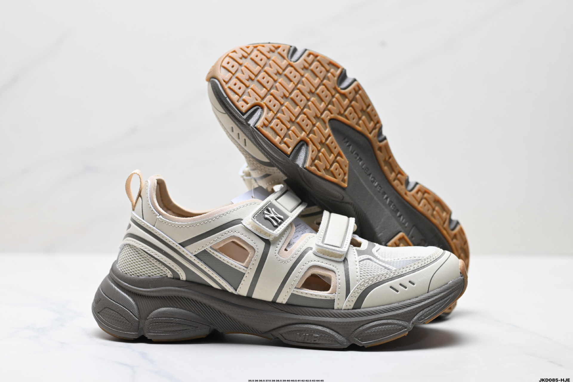 170 MLB Winner Chunky Mask 百搭舒适休闲潮流运动厚底增高防滑耐磨 低帮凉鞋 3ASDACE53-Chinese UA Cheap High Quatity Brand Clothes Bags handbags Sneakers wholesale wholesaler seller from China Factory suppliers Fashion Clothing Shoes best Quality Beautiful Price 170 MLB Winner Chunky Mask 百搭舒适休闲潮流运动厚底增高防滑耐磨 低帮凉鞋 3ASDACE53