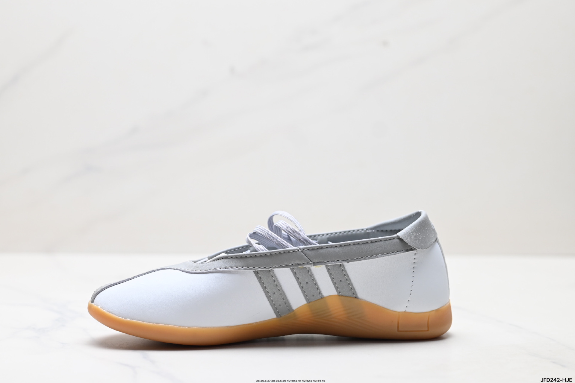 180 TAEKWONDO MEI BALLET复古芭蕾风薄底鞋女子adidas阿迪达斯三叶草 JQ6438-Chinese UA Cheap High Quatity Brand Clothes Bags handbags Sneakers wholesale wholesaler seller from China Factory suppliers Fashion Clothing Shoes best Quality Beautiful Price 180 TAEKWONDO MEI BALLET复古芭蕾风薄底鞋女子adidas阿迪达斯三叶草 JQ6438