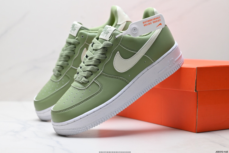 Nike Air Force 1 '07 Verde Oliva y Blanco para Hombre y Mujer 16 Nike Air Force 1 ’07 Verde Oliva y Blanco para Hombre y Mujer