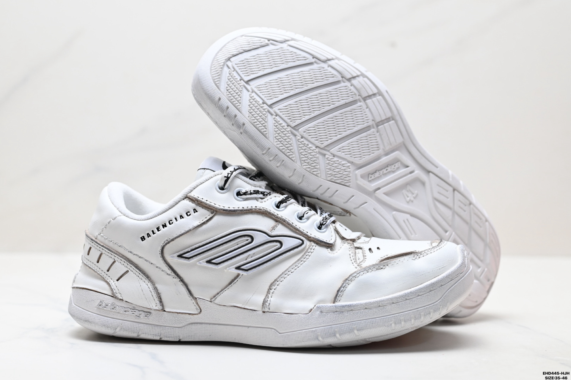 430 Balenciaga巴黎世家 Hamptons Worn-Out 圆头系带做旧低帮板鞋 841765 WURS 9000