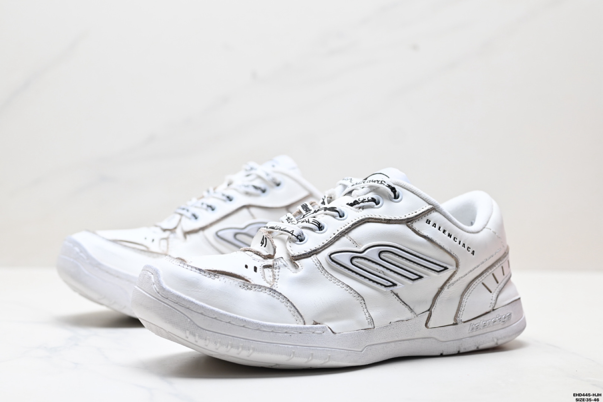 430 Balenciaga巴黎世家 Hamptons Worn-Out 圆头系带做旧低帮板鞋 841765 WURS 9000