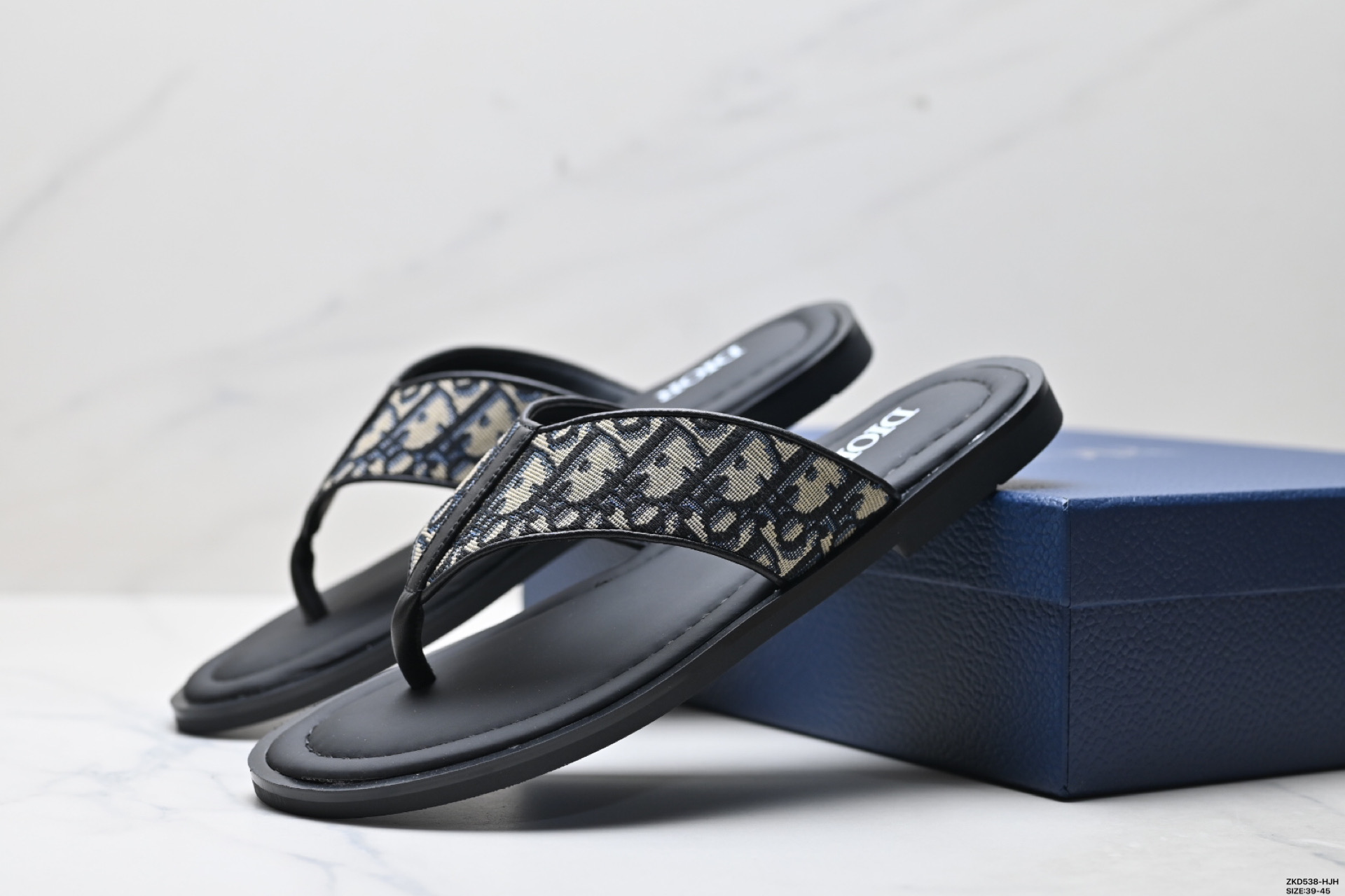 280 DIOR迪奥 Alias 经典印花 圆头套脚人字拖鞋男款-Chinese UA Cheap High Quatity Brand Clothes Bags handbags Sneakers wholesale wholesaler seller from China Factory suppliers Fashion Clothing Shoes best Quality Beautiful Price 280 DIOR迪奥 Alias 经典印花 圆头套脚人字拖鞋男款