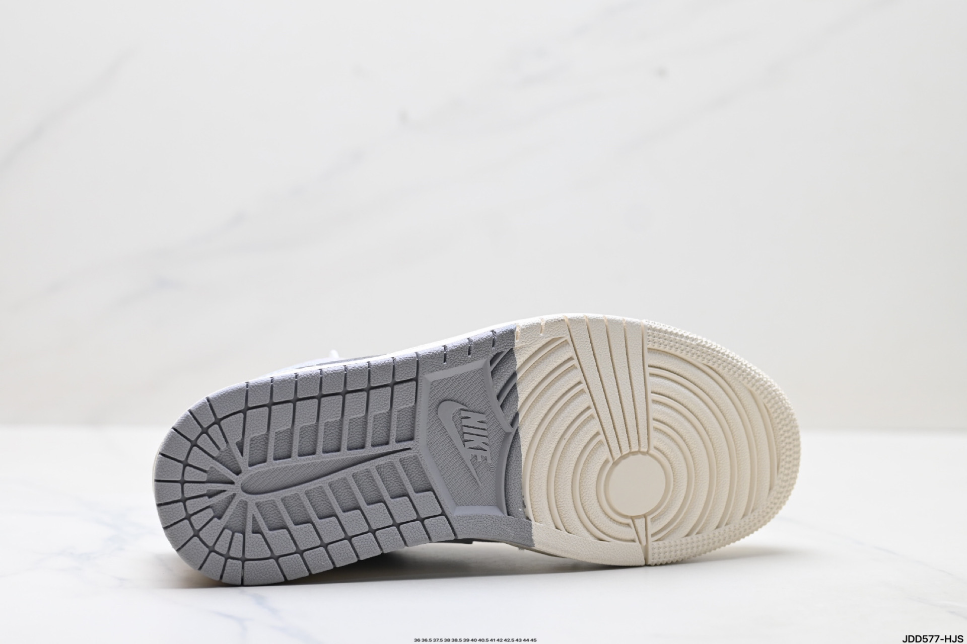 Nike Air Jordan 1 Low: Elegancia Urbana y Comodidad Duradera 10 i1752770689108 2340 0 8