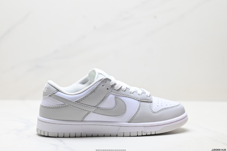 נעלי סניקרס נייקי Dunk Low Retro - סגנון אייקוני, נוחות וביצועים לאורך זמן 1 נעלי סניקרס נייקי Dunk Low Retro – סגנון אייקוני, נוחות וביצועים לאורך זמן