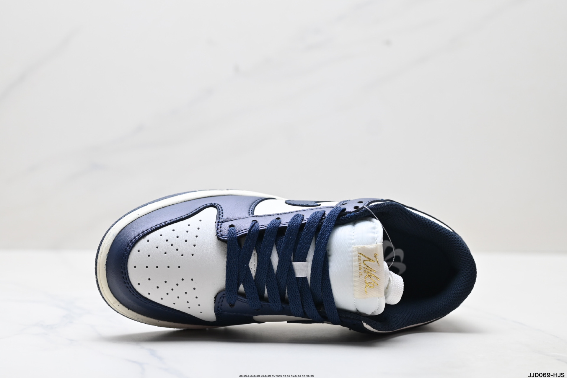 Nike Dunk Low Retro: Estilo Clásico y Comodidad para el Día a Día 3 i1752771165208 9756 0 1