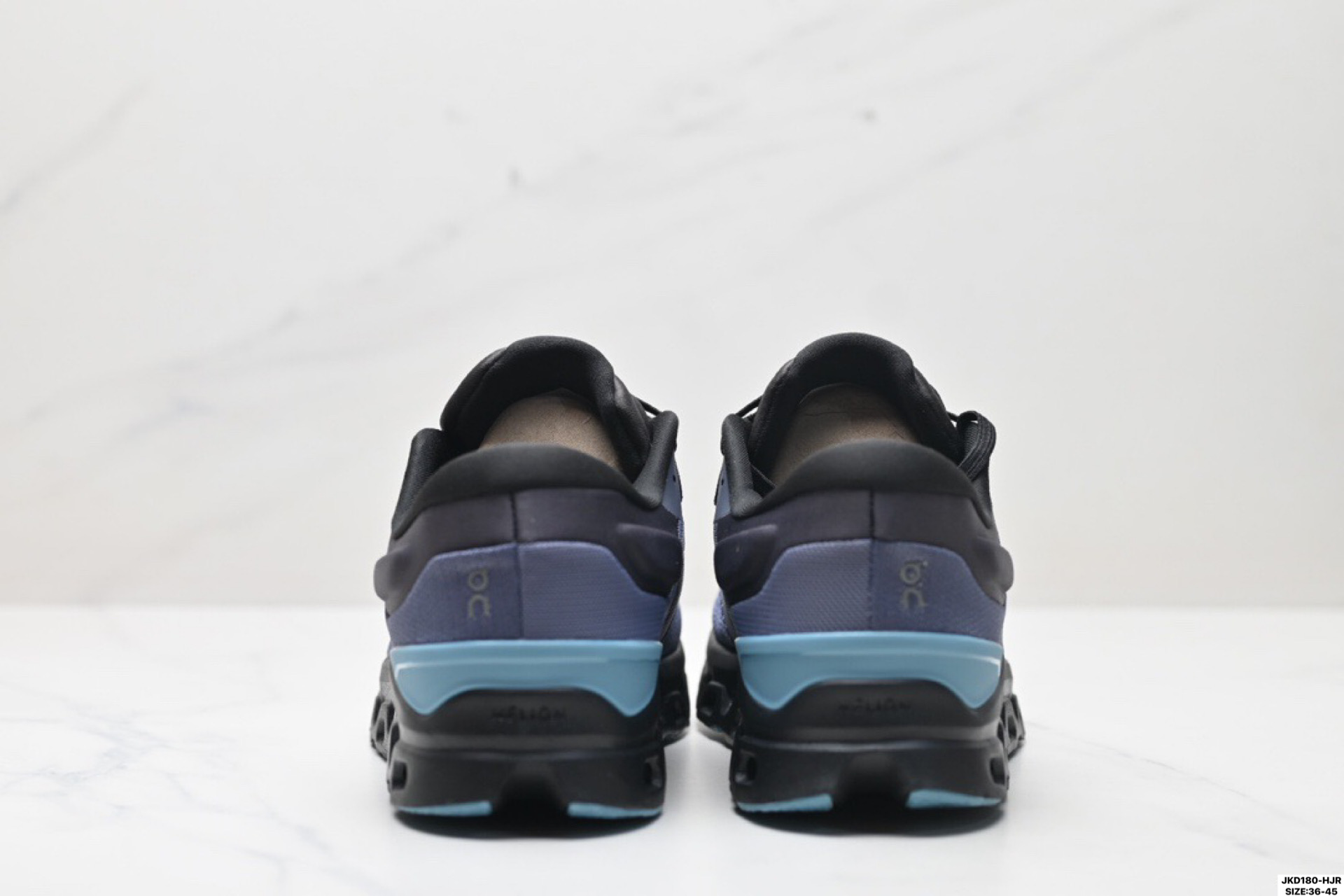 💰170
公司级✅On昂跑 Cloudstratus 3 户外街头机能风新兴品牌轻便低帮跑步鞋 
首发实拍鞋款以网球为灵感的运动休闲鞋 大胆的复古外观与革新科技融合 助力运动生活的活力探索 
尺码:36-45 
ID:JKD180-HJR