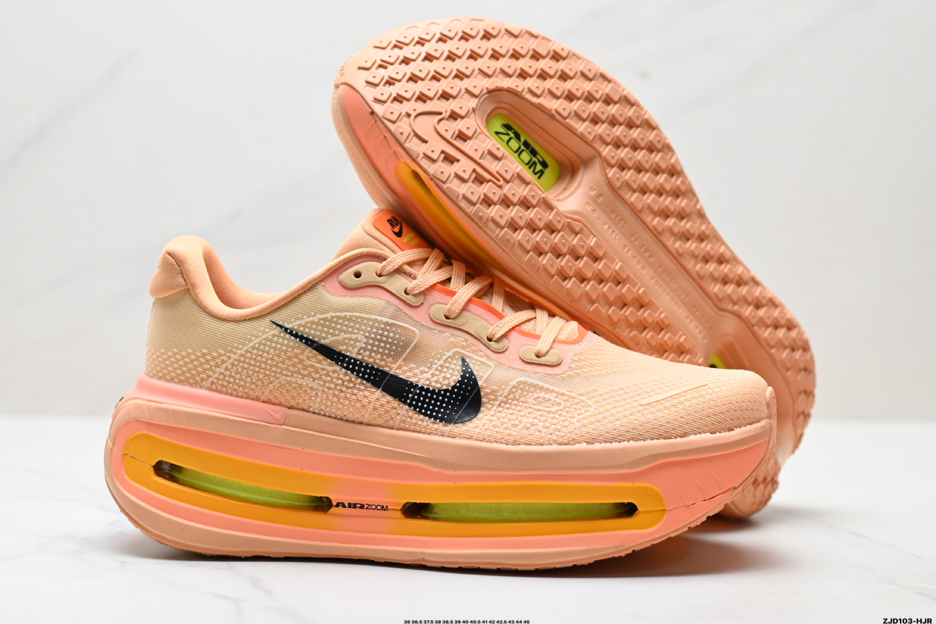 250 Nike VOMERO PREMIUM 耐克 舒适减震防滑 低帮跑步鞋 HQ2050-100