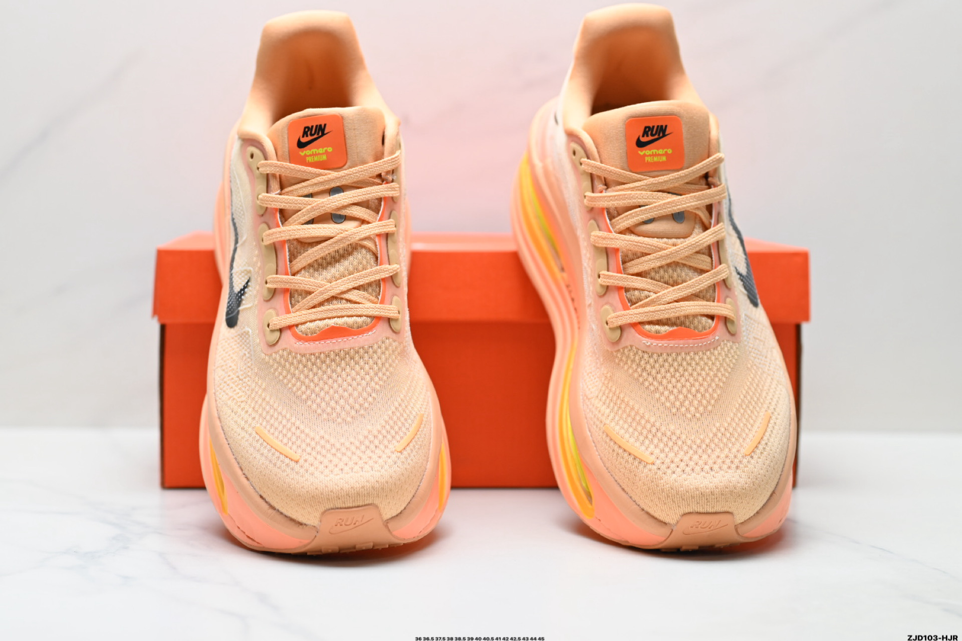 250 Nike VOMERO PREMIUM 耐克 舒适减震防滑 低帮跑步鞋 HQ2050-100