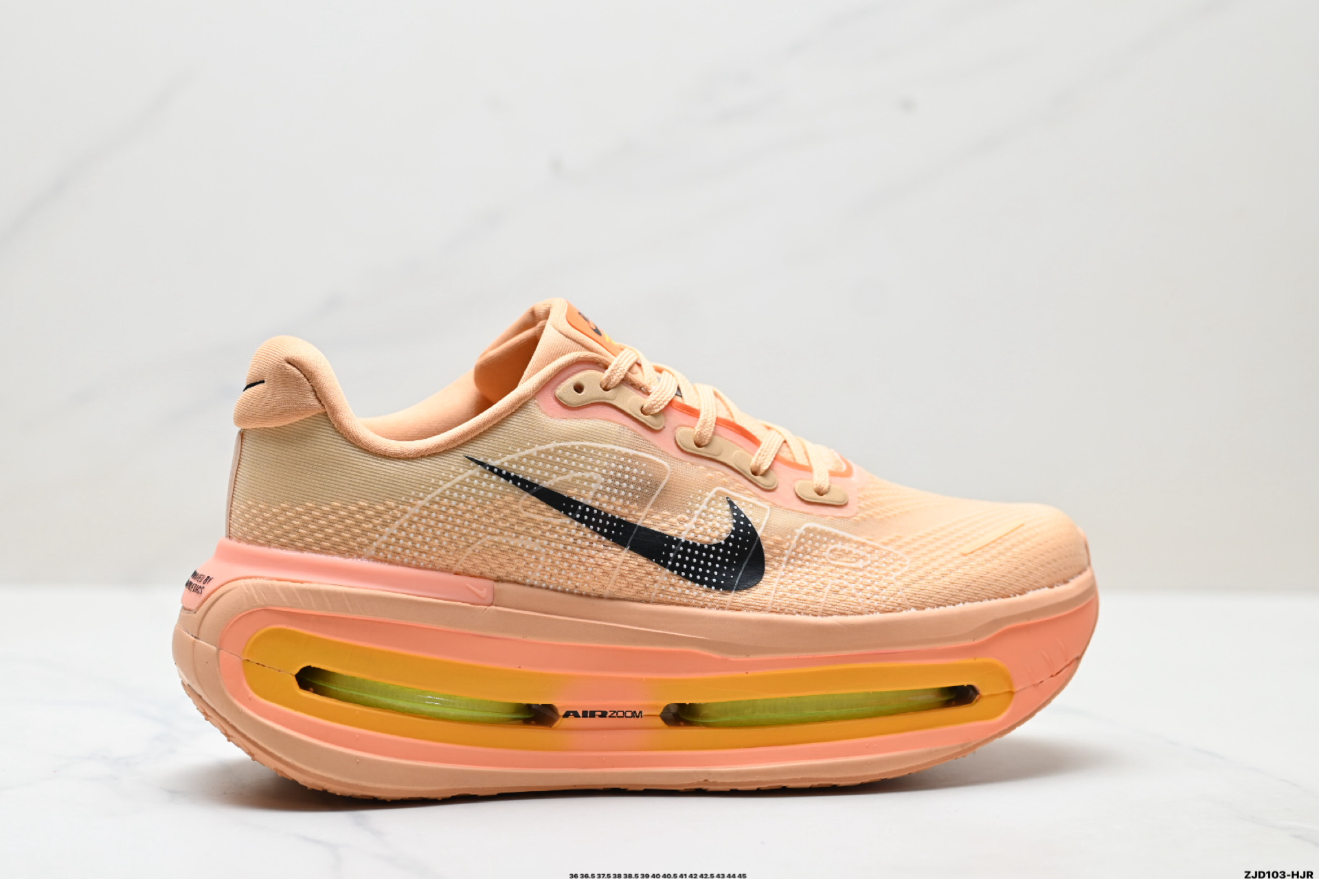 250 Nike VOMERO PREMIUM 耐克 舒适减震防滑 低帮跑步鞋 HQ2050-100