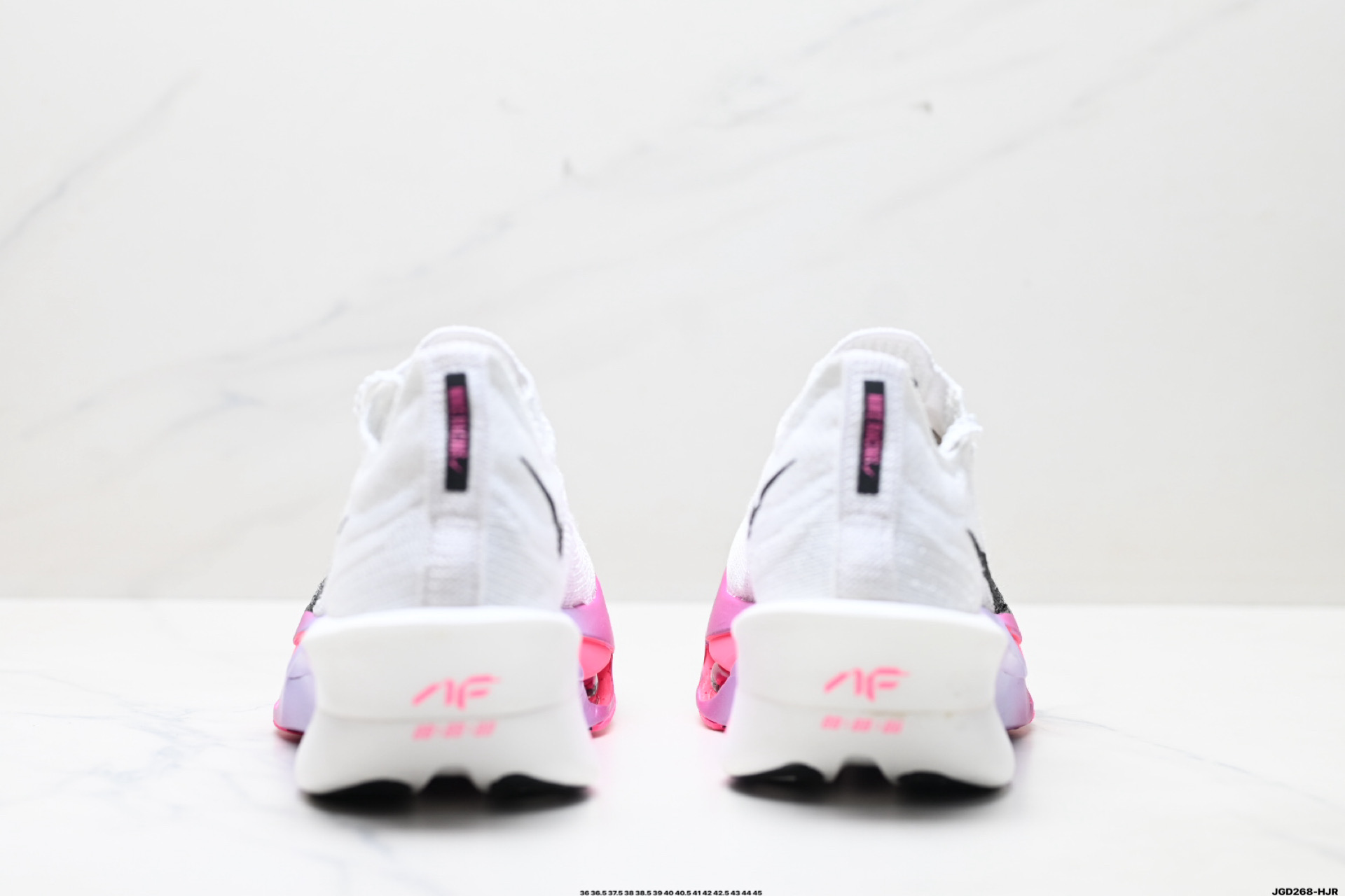 💰190
公司级✅新品发布 Nike Air Zoom Alphafly NEXT%3 PROTO整体采用前作的设计语言，并且对后者的细节进行升级，马拉松和长距离路跑的性能极限设计而生。
货号:FD8311-100
尺码:36 36.5 37.5 38 38.5 39 40 40.5 41 42 42.5 43 44 45
ID:JGD268-HJR