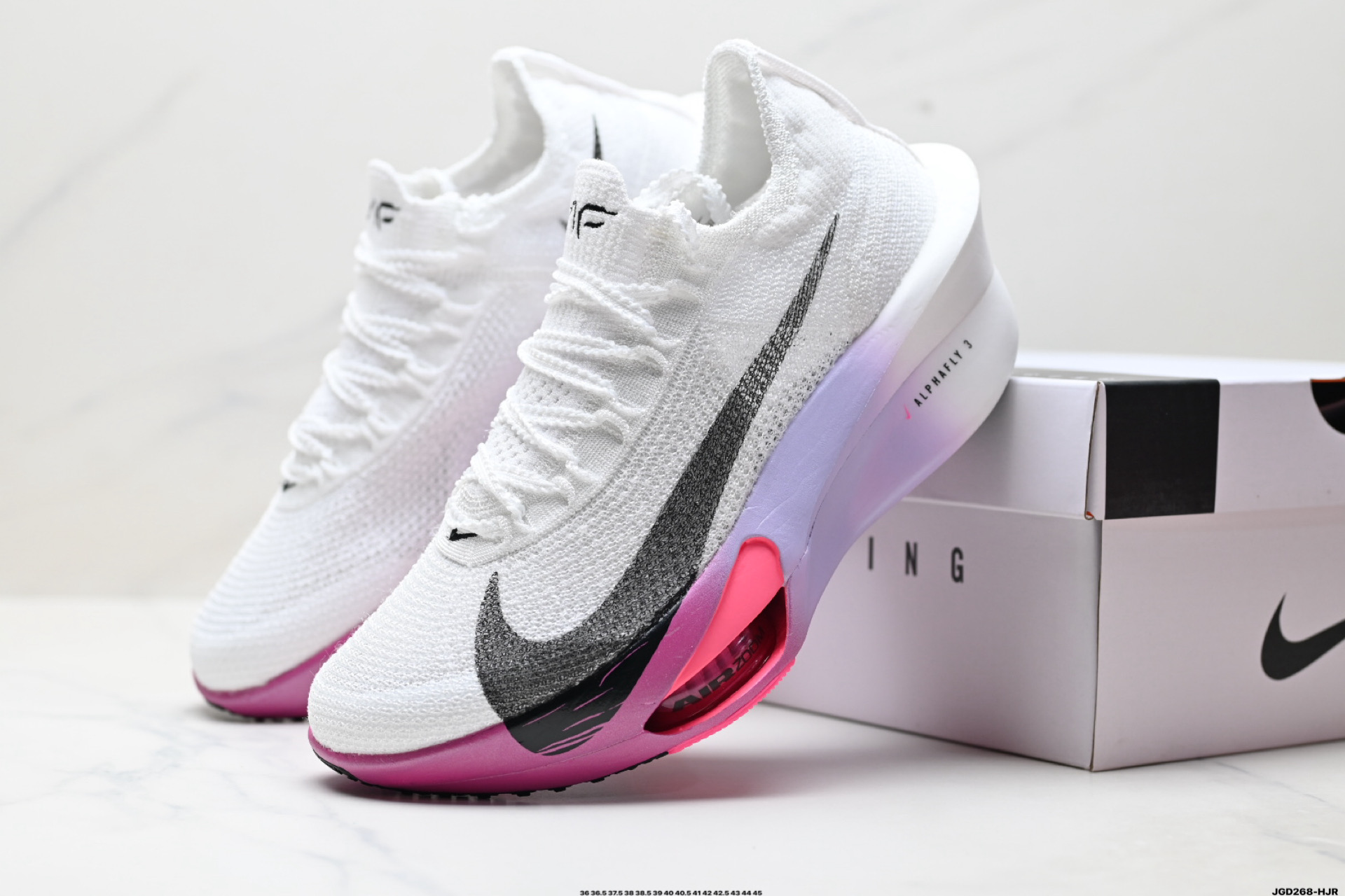 💰190
公司级✅新品发布 Nike Air Zoom Alphafly NEXT%3 PROTO整体采用前作的设计语言，并且对后者的细节进行升级，马拉松和长距离路跑的性能极限设计而生。
货号:FD8311-100
尺码:36 36.5 37.5 38 38.5 39 40 40.5 41 42 42.5 43 44 45
ID:JGD268-HJR