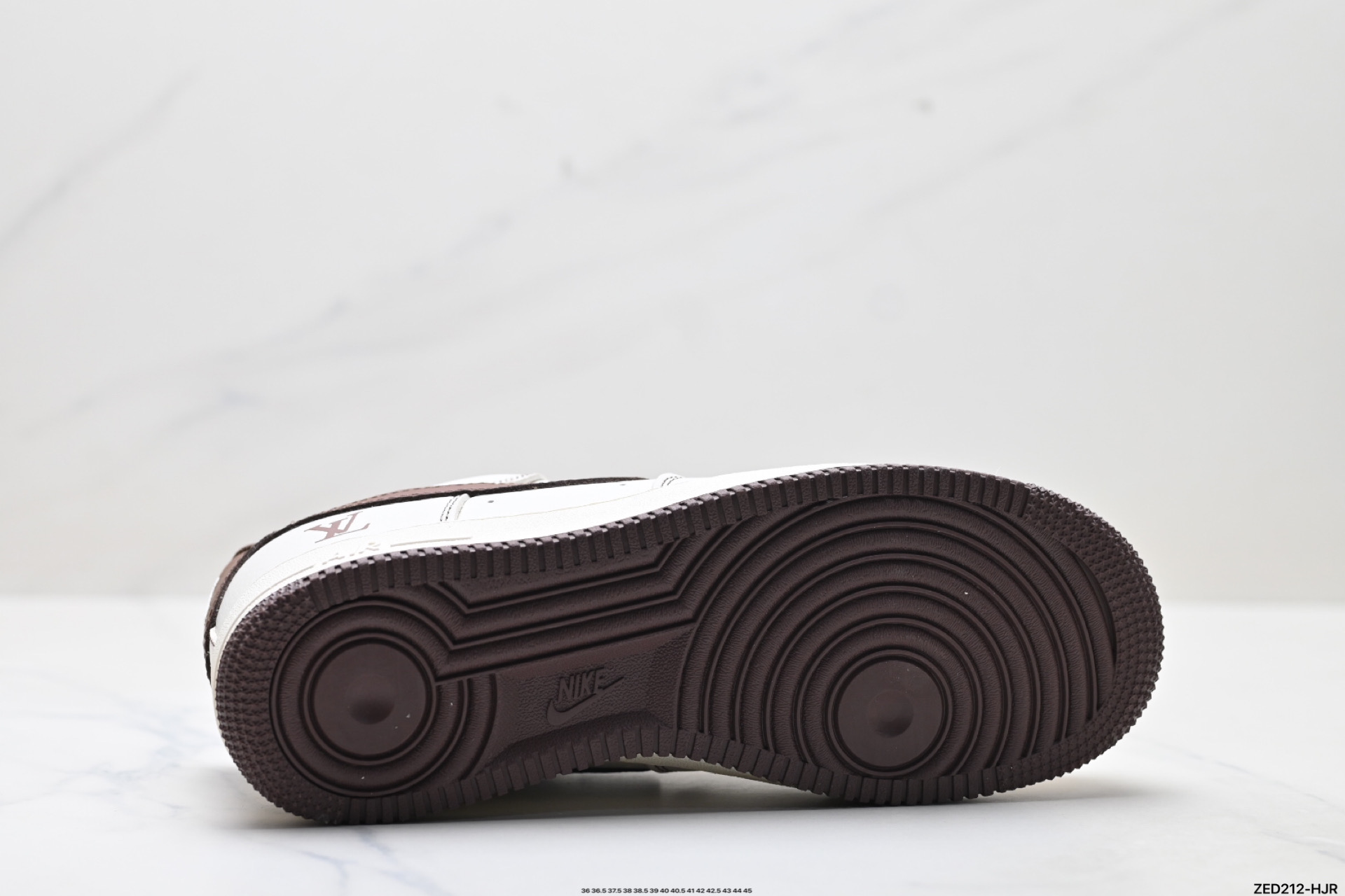 270 NIKE AIR FORCE 1‘07 KK1988-087