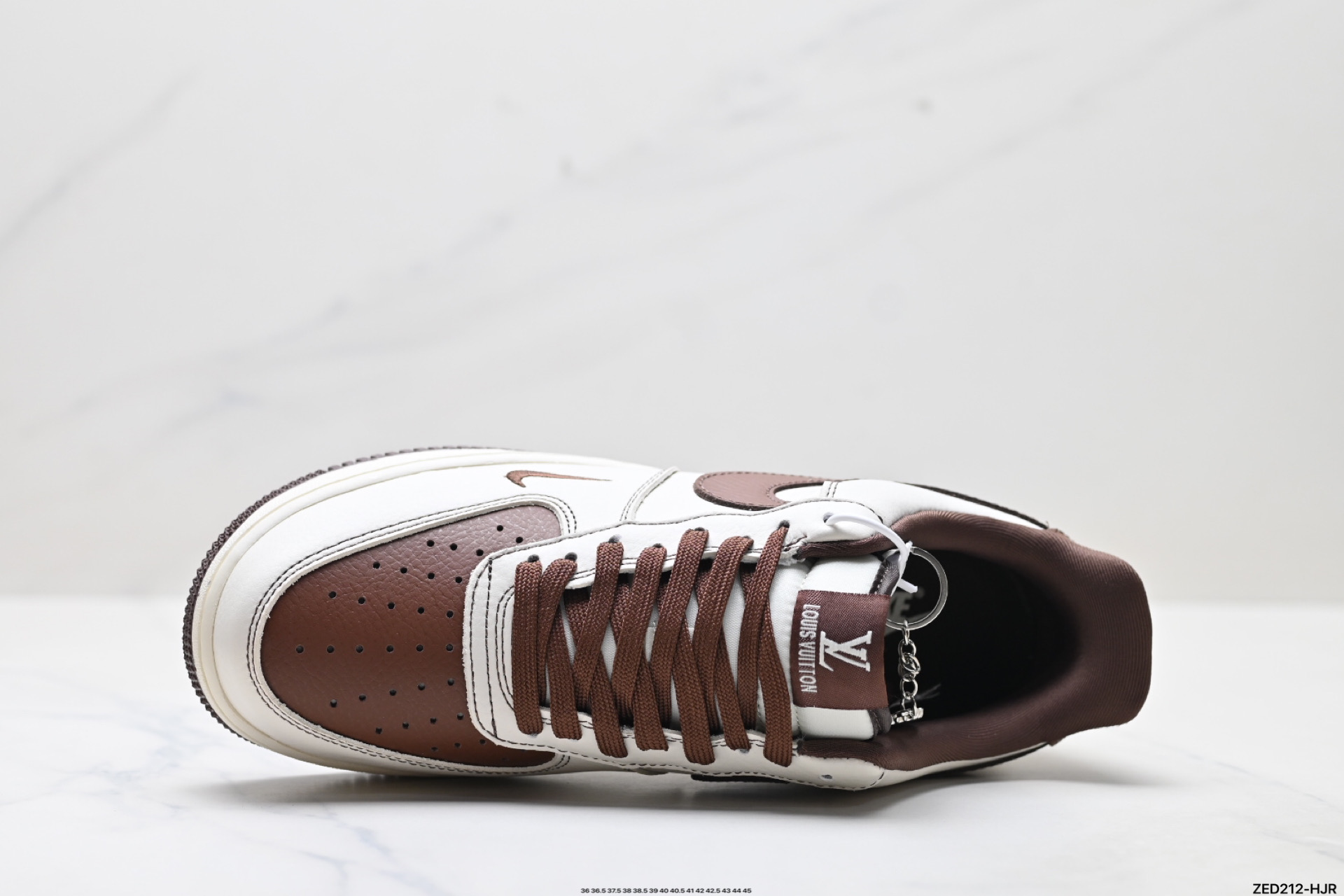 270 NIKE AIR FORCE 1‘07 KK1988-087