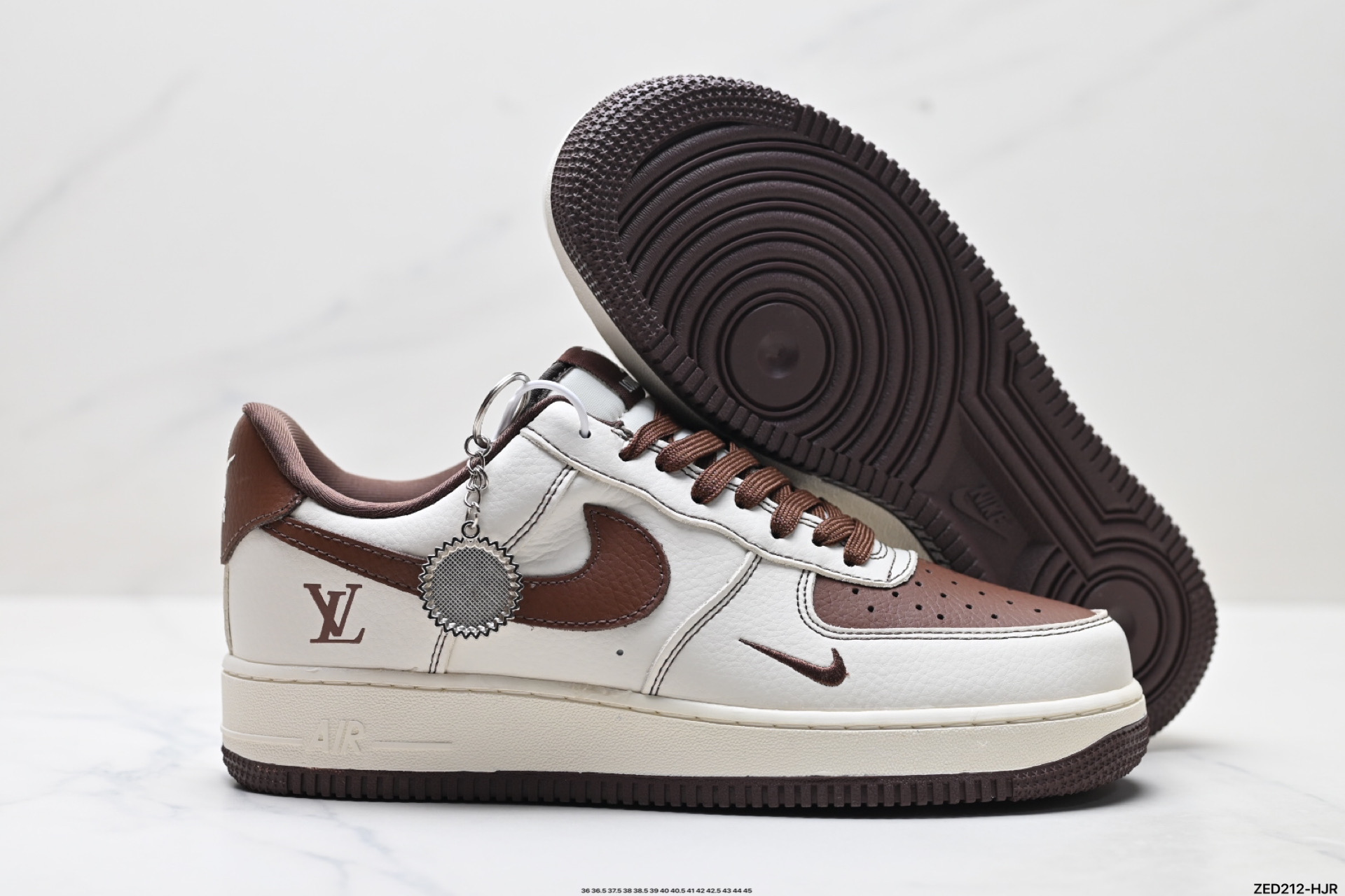 270 NIKE AIR FORCE 1‘07 KK1988-087
