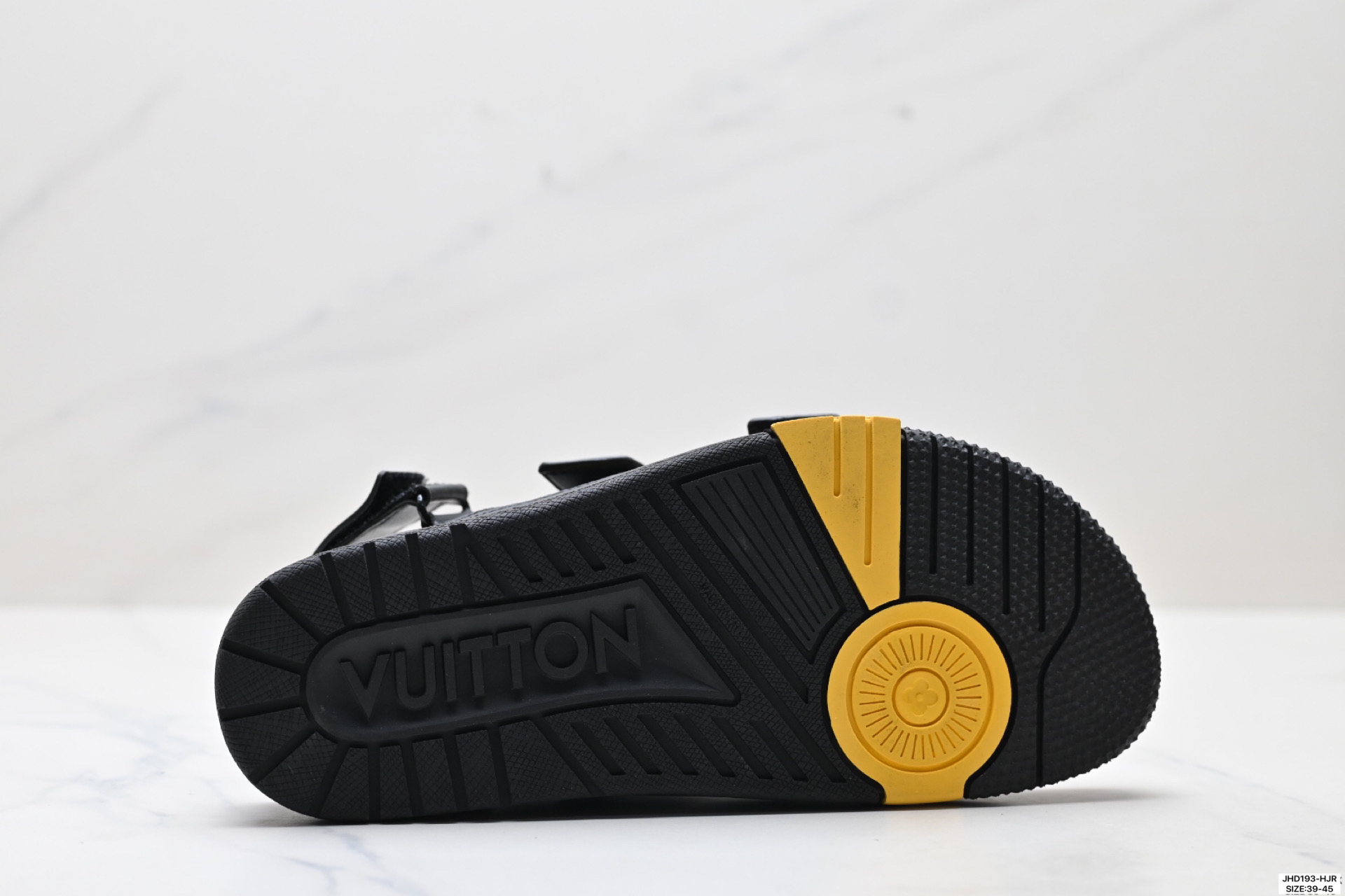 200 Louis Vuitton Trainer 路易威登 舒适百搭 夏季厚底凉鞋 1A8ZLT