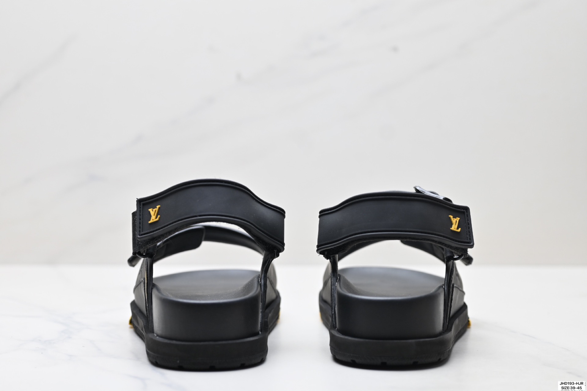 200 Louis Vuitton Trainer 路易威登 舒适百搭 夏季厚底凉鞋 1A8ZLT