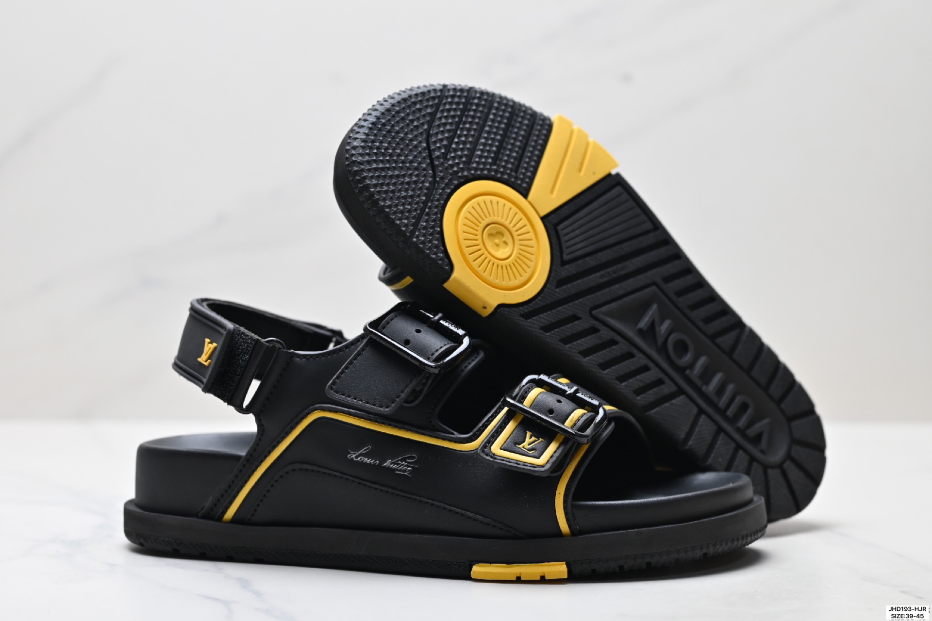 200 Louis Vuitton Trainer 路易威登 舒适百搭 夏季厚底凉鞋 1A8ZLT