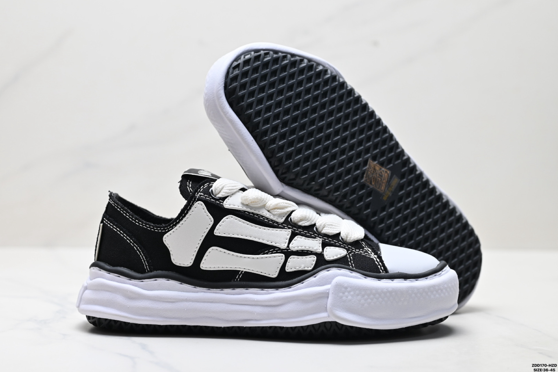 240 MIHARA YASUHIRO三原康裕 Hank 运动 低帮 MMY时尚帆布板鞋-Chinese UA Cheap High Quatity Brand Clothes Bags handbags Sneakers wholesale wholesaler seller from China Factory suppliers Fashion Clothing Shoes best Quality Beautiful Price 240 MIHARA YASUHIRO三原康裕 Hank 运动 低帮 MMY时尚帆布板鞋