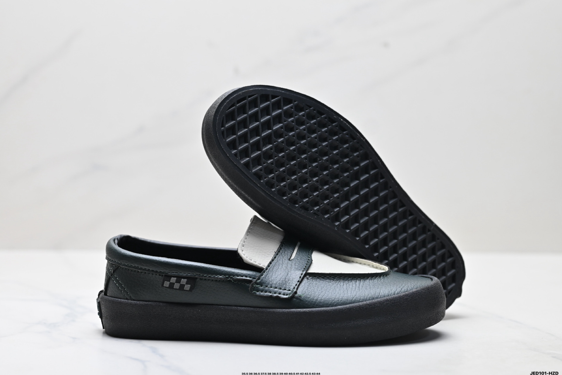 160 Vans范斯 SKATE LOAFER 舒适 平跟一脚蹬 低帮 板鞋 VNOA5DXU1C-Chinese UA Cheap High Quatity Brand Clothes Bags handbags Sneakers wholesale wholesaler seller from China Factory suppliers Fashion Clothing Shoes best Quality Beautiful Price 160 Vans范斯 SKATE LOAFER 舒适 平跟一脚蹬 低帮 板鞋 VNOA5DXU1C