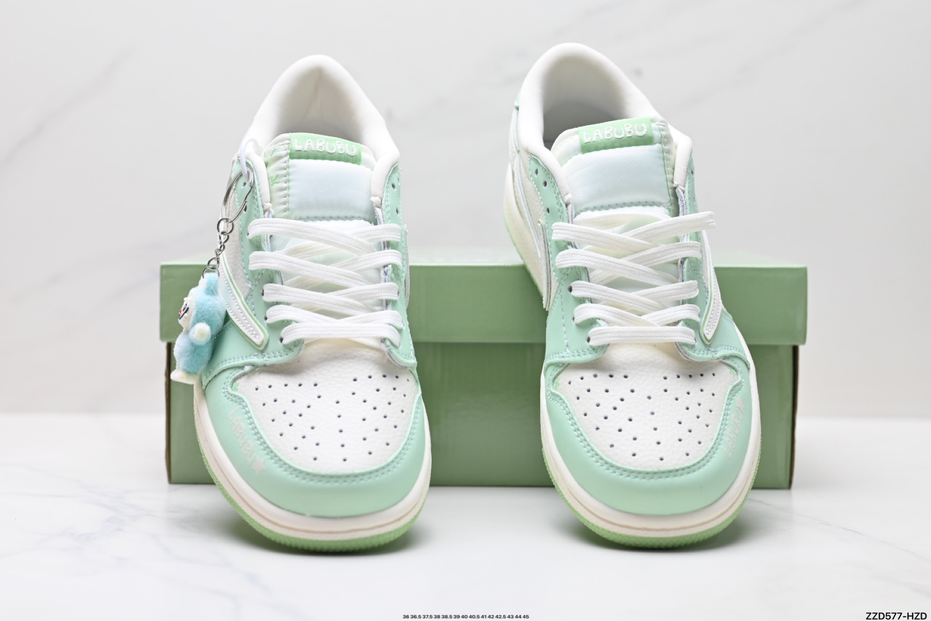 260 Nike Air Jordan 1 x Travis Scott AJ1倒勾 乔一倒钩 ‘DIY’定制 耐克 低帮文化篮球鞋 XB1979-018-Chinese UA Cheap High Quatity Brand Clothes Bags handbags Sneakers wholesale wholesaler seller from China Factory suppliers Fashion Clothing Shoes best Quality Beautiful Price 260 Nike Air Jordan 1 x Travis Scott AJ1倒勾 乔一倒钩 ‘DIY’定制 耐克 低帮文化篮球鞋 XB1979-018