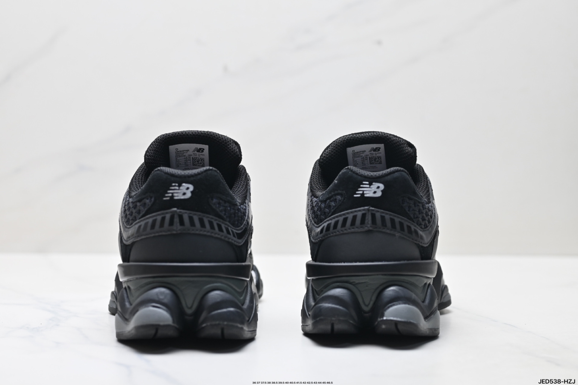 💰190
真标✅New Balance 9060系列 新百伦 复古休闲运动慢跑鞋 
鞋面大身由空间双格及磨砂鞋面拼接而生 
采用大面积网眼以及麂皮材质覆盖鞋身 还原经典气质 搭载ABZORB避震科技 由泡沫聚酯制成 上脚可以有效减少由鞋反弹对身体及双腿的冲击力
货号:U9060PNR
Size:36 37 37.5 38 38.5 39.5 40 40.5 41.5 42 42.5 43 44 45 46.5
ID:JED538-HZJ