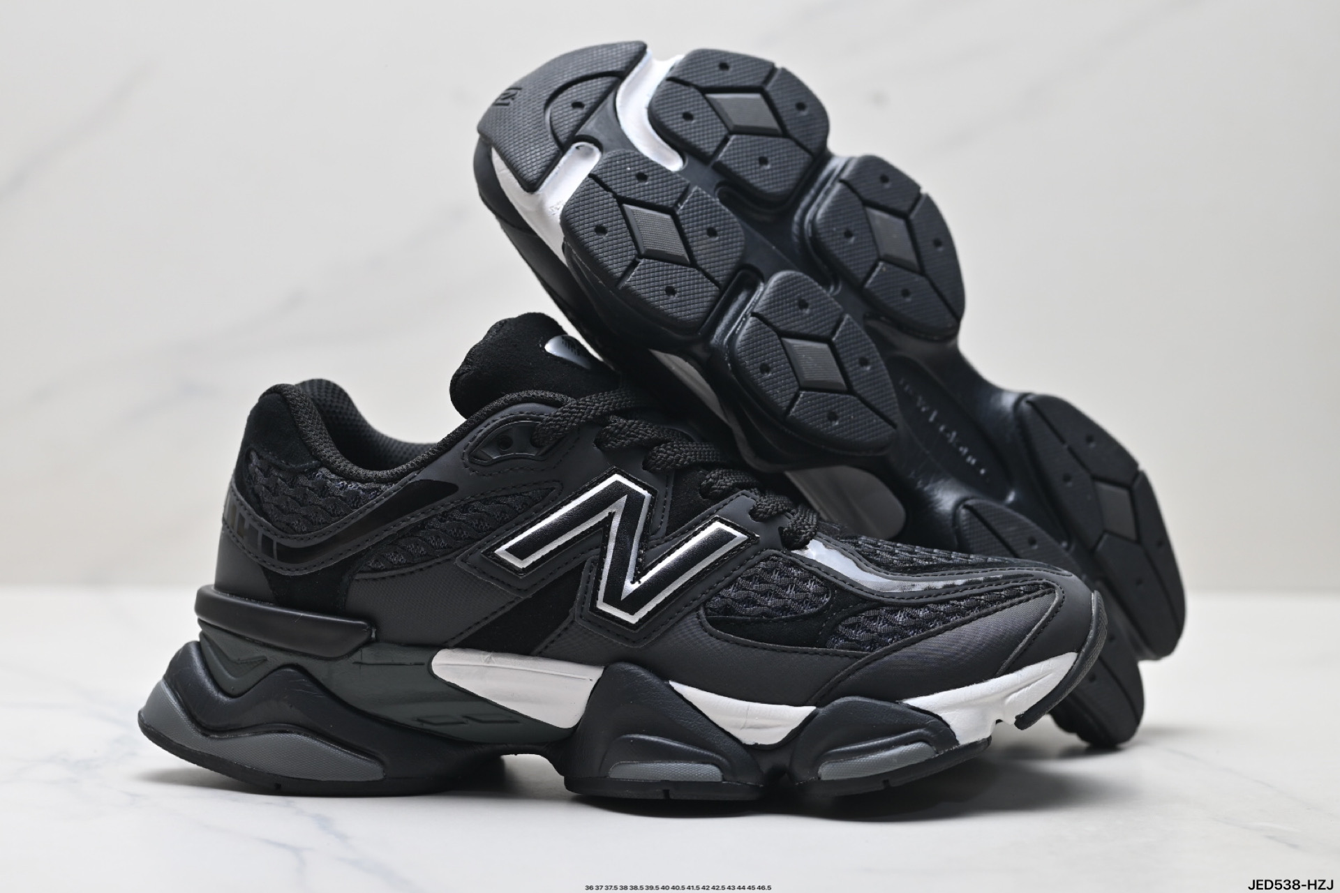 💰190
真标✅New Balance 9060系列 新百伦 复古休闲运动慢跑鞋 
鞋面大身由空间双格及磨砂鞋面拼接而生 
采用大面积网眼以及麂皮材质覆盖鞋身 还原经典气质 搭载ABZORB避震科技 由泡沫聚酯制成 上脚可以有效减少由鞋反弹对身体及双腿的冲击力
货号:U9060PNR
Size:36 37 37.5 38 38.5 39.5 40 40.5 41.5 42 42.5 43 44 45 46.5
ID:JED538-HZJ