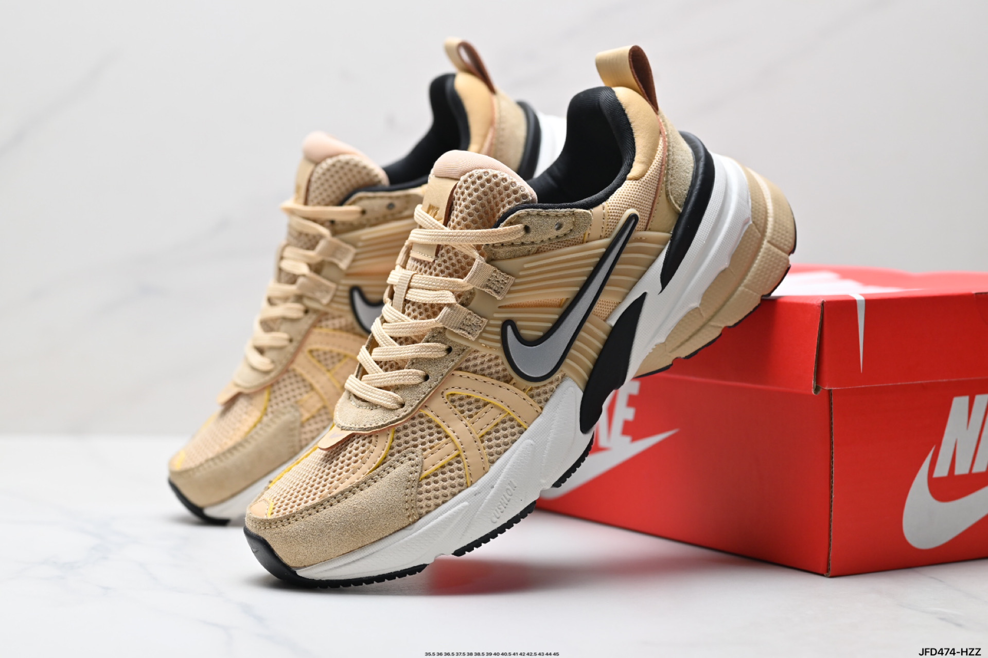 💰190
公司级✅耐克NIKE V2K RUN跑步鞋复古风潮 网面透气运动鞋 灰银紧致的鞋面材质提供良好的包裹性鞋侧 Swoosh以及鞋头部分搭配增添不少亮点的镀铬细节鞋垫上印有Bill Bowerman头像 将细节拉满中底饰有独特的做旧效果 最后搭载黑色外底凸显整双鞋的复古气质
货号:FN6703-200
尺码:35.5 36 36.5 37.5 38 38.5 39 40 40.5 41 42 42.5 43 44 45
ID:JFD474-HZZ