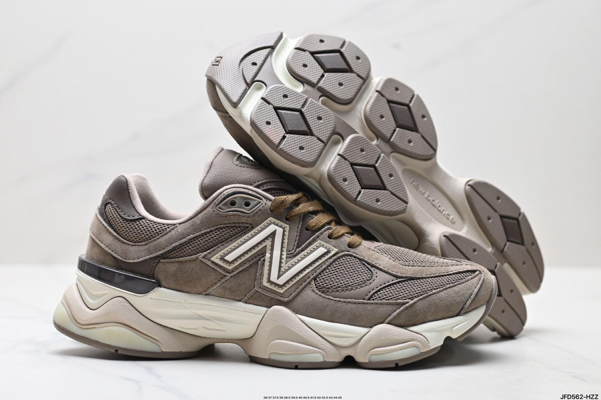 🈴💰190
公司级✅New Balance 9060系列 新百伦 复古休闲运动慢跑鞋 
鞋面大身由空间双格及磨砂鞋面拼接而生 
采用大面积网眼以及麂皮材质覆盖鞋身 还原经典气质 搭载ABZORB避震科技 由泡沫聚酯制成 上脚可以有效减少由鞋底反弹对身体及双腿的冲击力
货号:U9060JMR
Size:36 37 37.5 38 38.5 39.5 40 40.5 41.5 42 42.5 43 44 45
ID:JFD562-HZZ