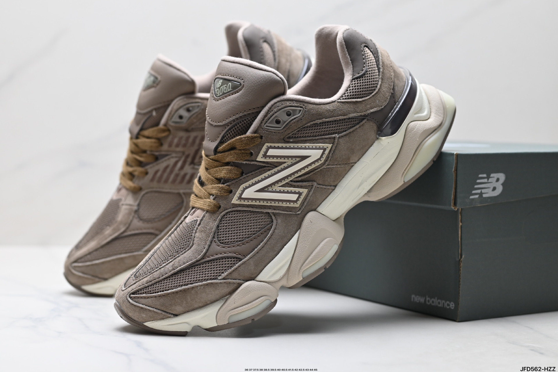 🈴💰190
公司级✅New Balance 9060系列 新百伦 复古休闲运动慢跑鞋 
鞋面大身由空间双格及磨砂鞋面拼接而生 
采用大面积网眼以及麂皮材质覆盖鞋身 还原经典气质 搭载ABZORB避震科技 由泡沫聚酯制成 上脚可以有效减少由鞋底反弹对身体及双腿的冲击力
货号:U9060JMR
Size:36 37 37.5 38 38.5 39.5 40 40.5 41.5 42 42.5 43 44 45
ID:JFD562-HZZ