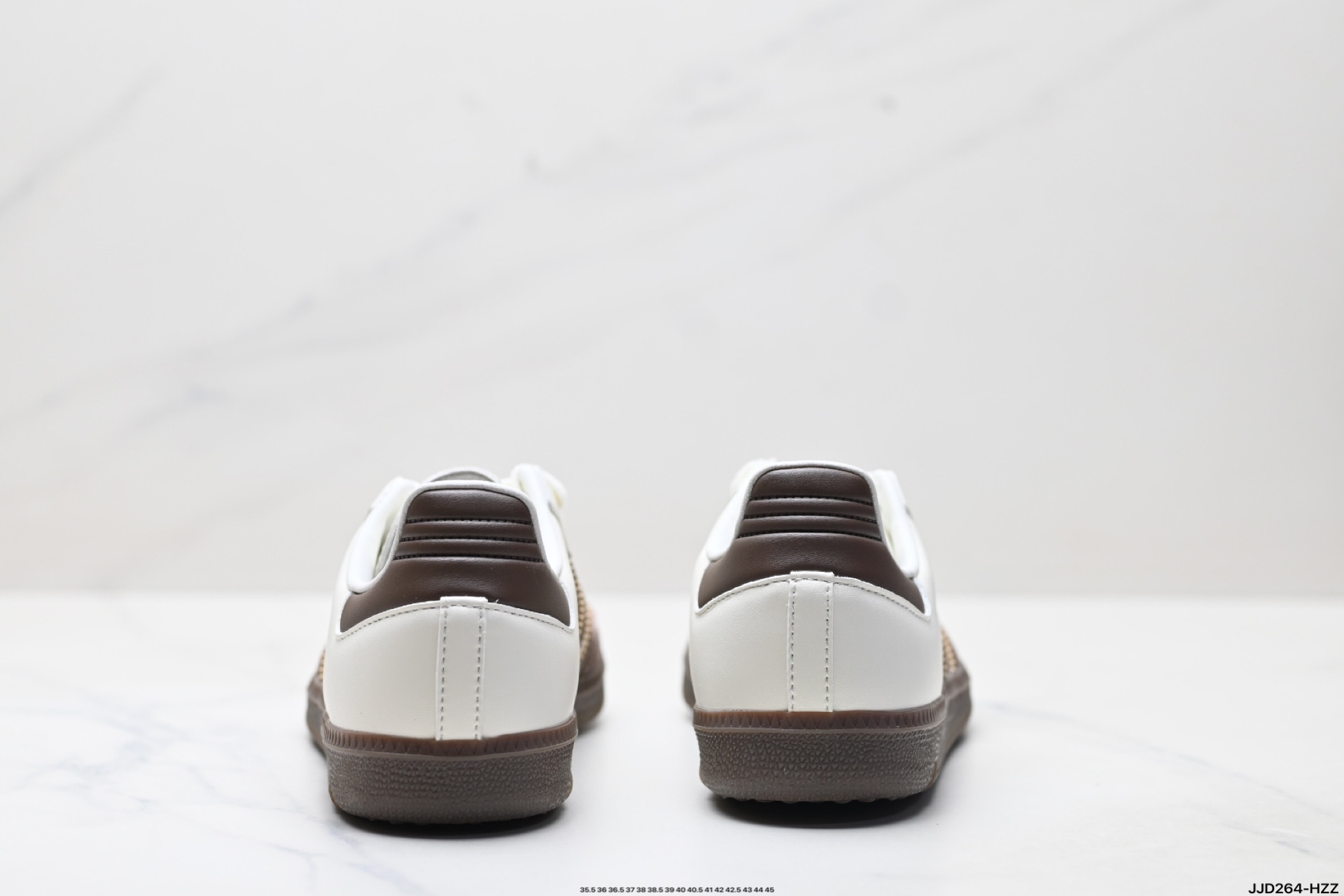 💰150
公司级✅Adidas Originals Samba 桑巴舞系列阿迪达斯 三叶草 绅士德训足球风百搭低帮休闲运动板鞋
货号:JI1991
尺码:35.5 36 36.5 37 38 38.5 39 40 40.5 41 42 42.5 43 44 45
ID:JJD264-HZZ