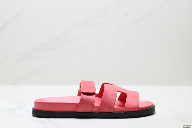 Hermès Chypre Sandal: Stylish Leather Slides with Adjustable Strap (Sizes 36-40) 1 Hermès Chypre Sandal: Stylish Leather Slides with Adjustable Strap – Size 36-40