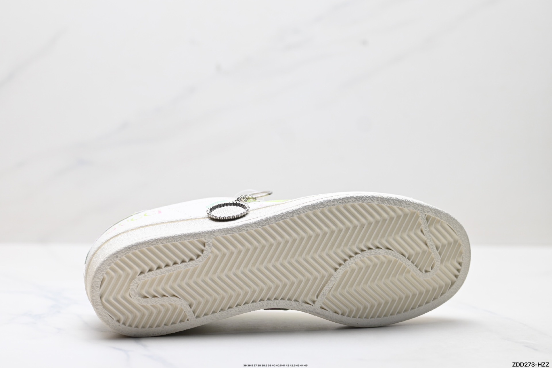 240 AdidOriginals Superstar 阿迪达斯 三叶草 贝壳头’DIY’系列低帮经典百搭休闲运动板鞋 DS0024-Chinese UA Cheap High Quatity Brand Clothes Bags handbags Sneakers wholesale wholesaler seller from China Factory suppliers Fashion Clothing Shoes best Quality Beautiful Price 240 AdidOriginals Superstar 阿迪达斯 三叶草 贝壳头’DIY’系列低帮经典百搭休闲运动板鞋 DS0024