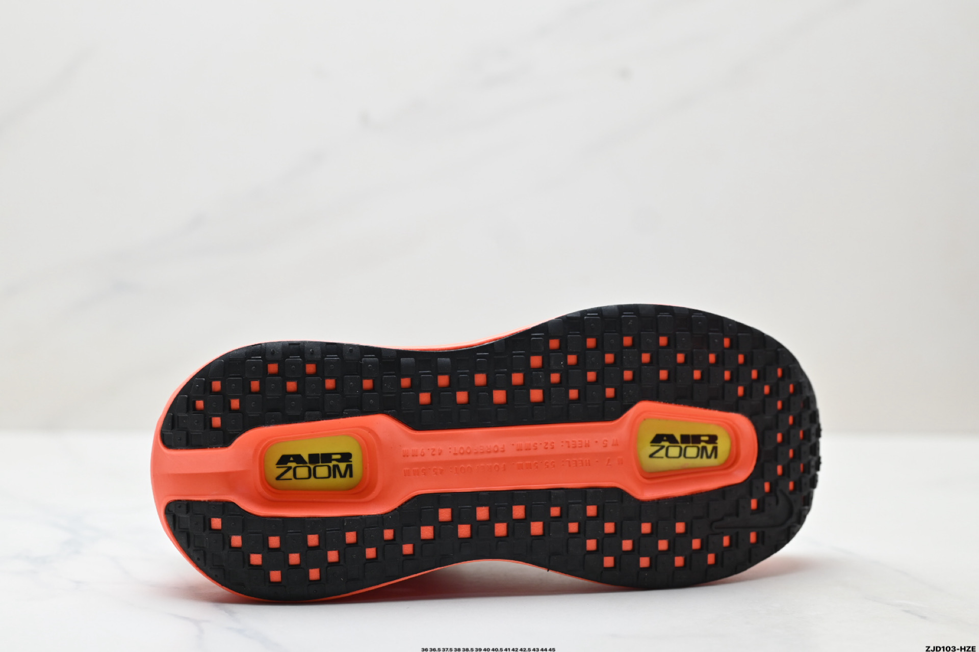 Nike VOMERO PREMIUM 耐克 舒适减震防滑 低帮跑步鞋 HQ2050-442
