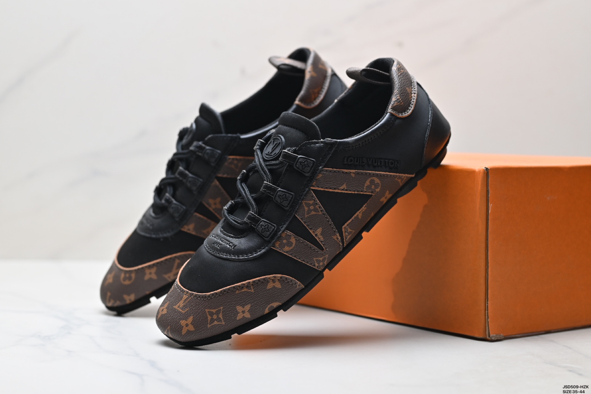 220 LOUIS VUITTON Sneakerina 德训鞋 芭蕾风 圆头系带薄底鞋 路易威登 生活休闲鞋 1AHNDA-Chinese UA Cheap High Quatity Brand Clothes Bags handbags Sneakers wholesale wholesaler seller from China Factory suppliers Fashion Clothing Shoes best Quality Beautiful Price 220 LOUIS VUITTON Sneakerina 德训鞋 芭蕾风 圆头系带薄底鞋 路易威登 生活休闲鞋 1AHNDA