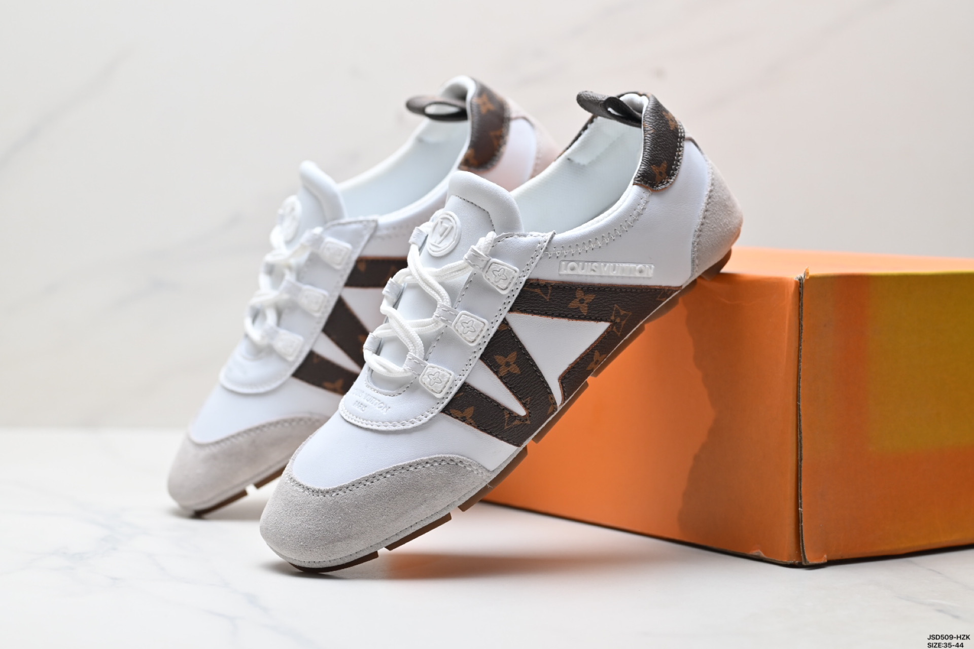 220 LOUIS VUITTON Sneakerina 德训鞋 芭蕾风 圆头系带薄底鞋 路易威登 生活休闲鞋 1AHNDA-Chinese UA Cheap High Quatity Brand Clothes Bags handbags Sneakers wholesale wholesaler seller from China Factory suppliers Fashion Clothing Shoes best Quality Beautiful Price 220 LOUIS VUITTON Sneakerina 德训鞋 芭蕾风 圆头系带薄底鞋 路易威登 生活休闲鞋 1AHNDA