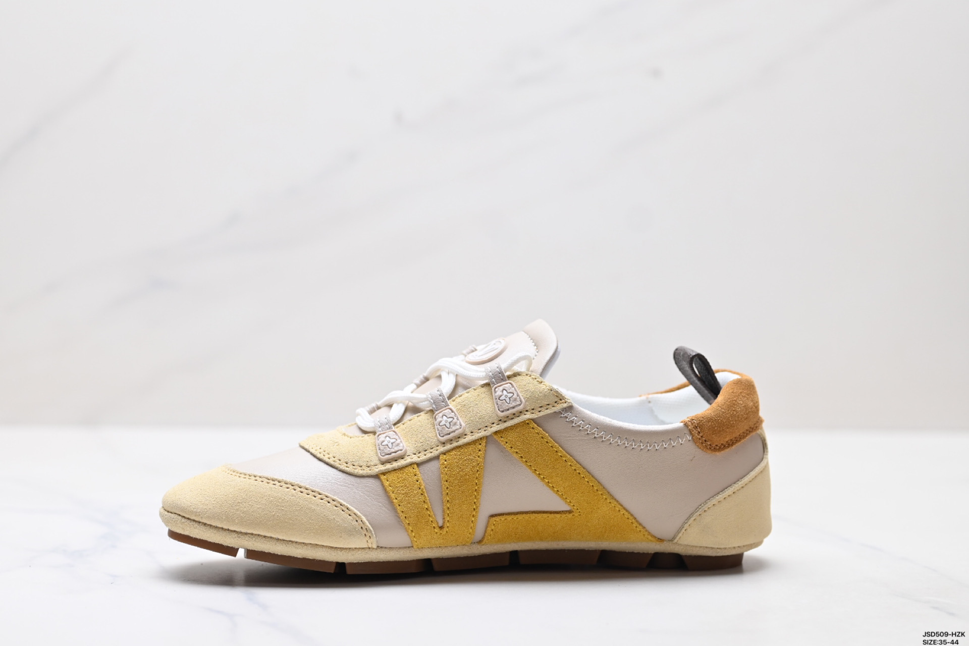 LOUIS VUITTON Sneakerina 德训鞋 芭蕾风 圆头系带薄底鞋 路易威登 生活休闲鞋 1AHNDA